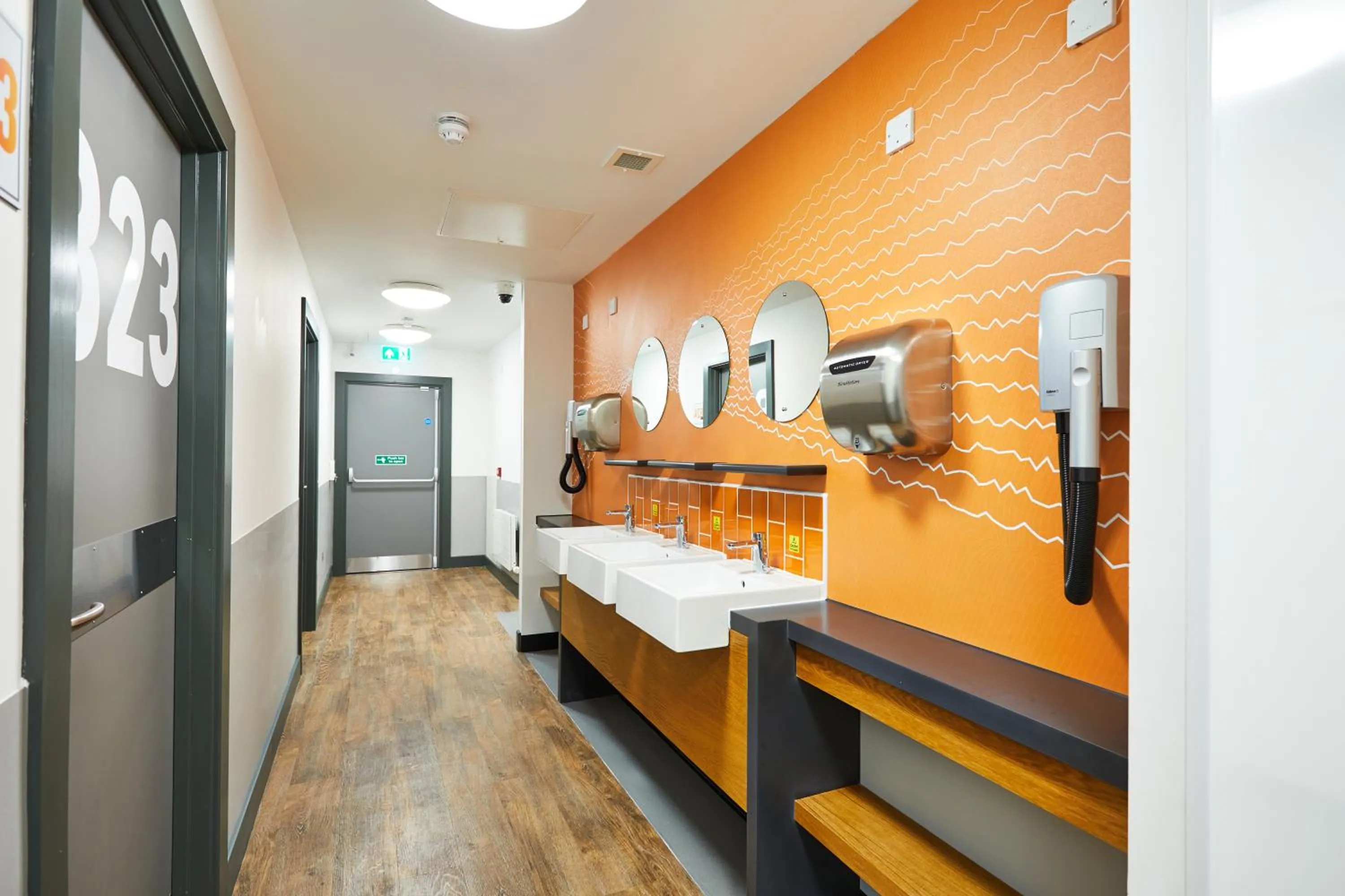 Bathroom in St Christopher's Inn Edinburgh - Old Town