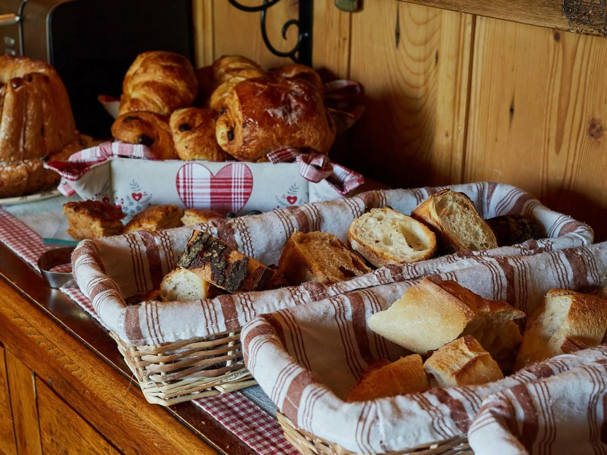 Dining area in Les Prés D'ondine