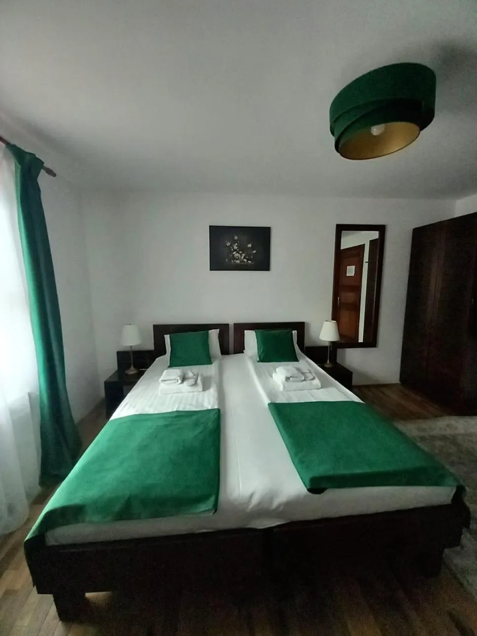 Bed in Pensiunea Rhein