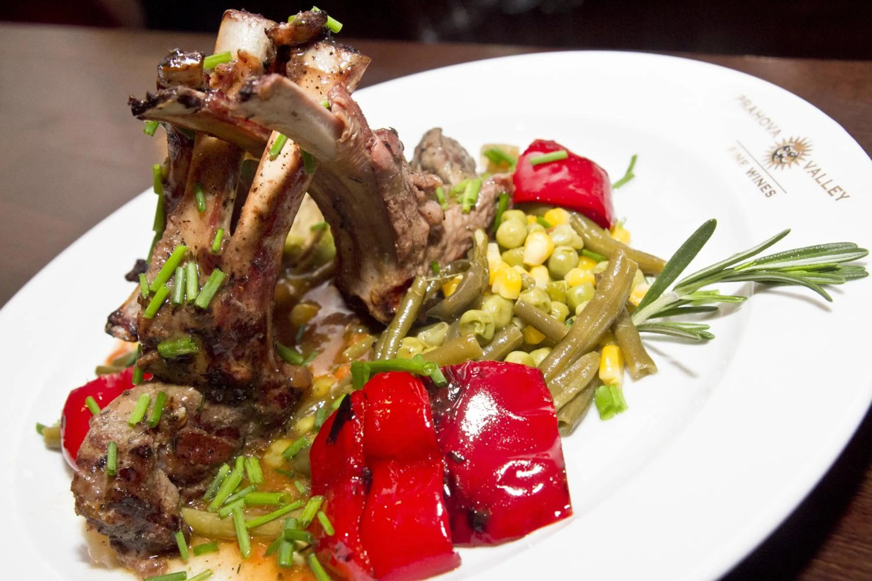 Restaurant/places to eat in Pensiunea Rhein