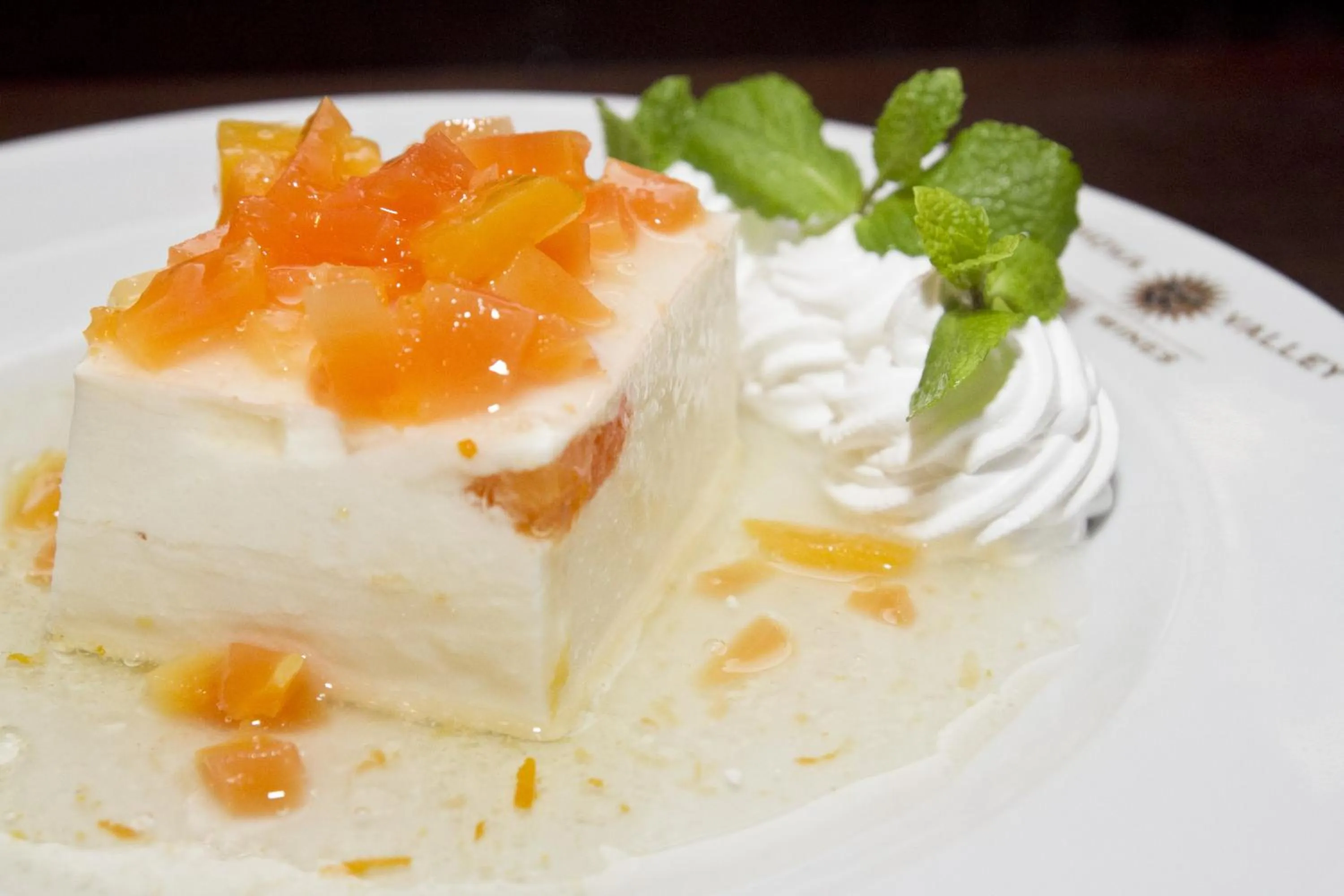 Restaurant/places to eat in Pensiunea Rhein