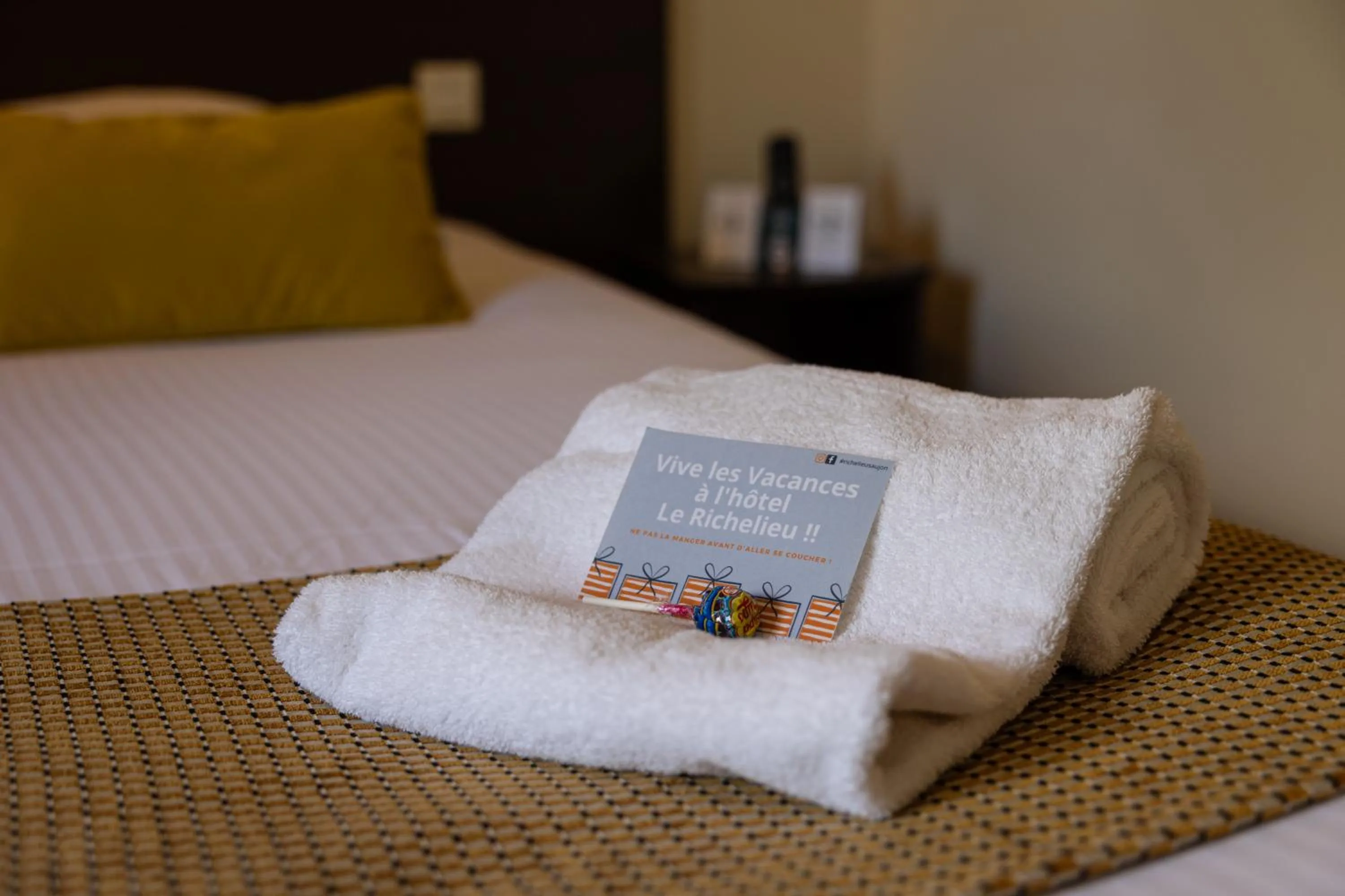 children, Bed in Logis Hotel Le Richelieu - Royan Atlantique