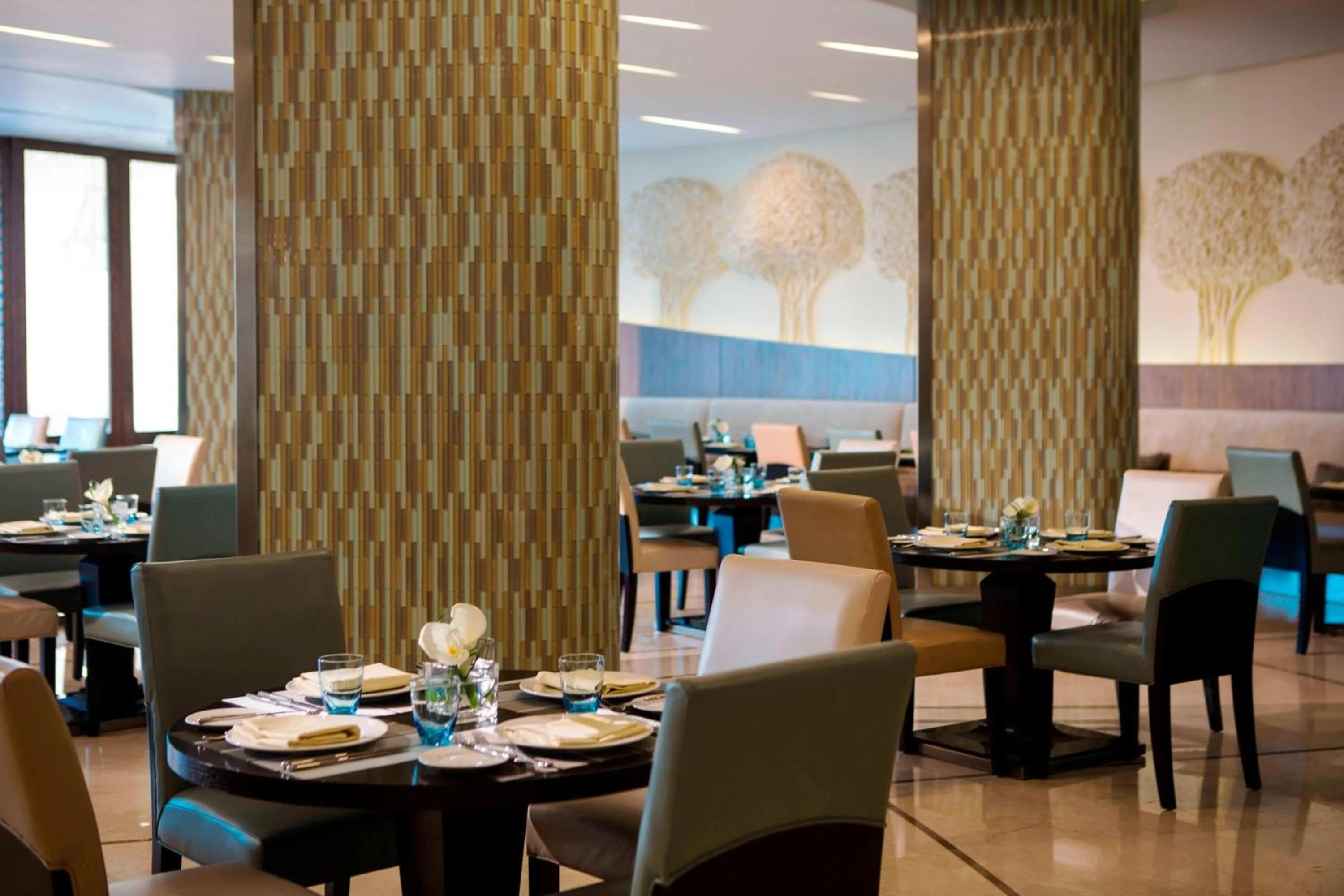 Restaurant/places to eat in Renaissance Cairo Mirage City Hotel