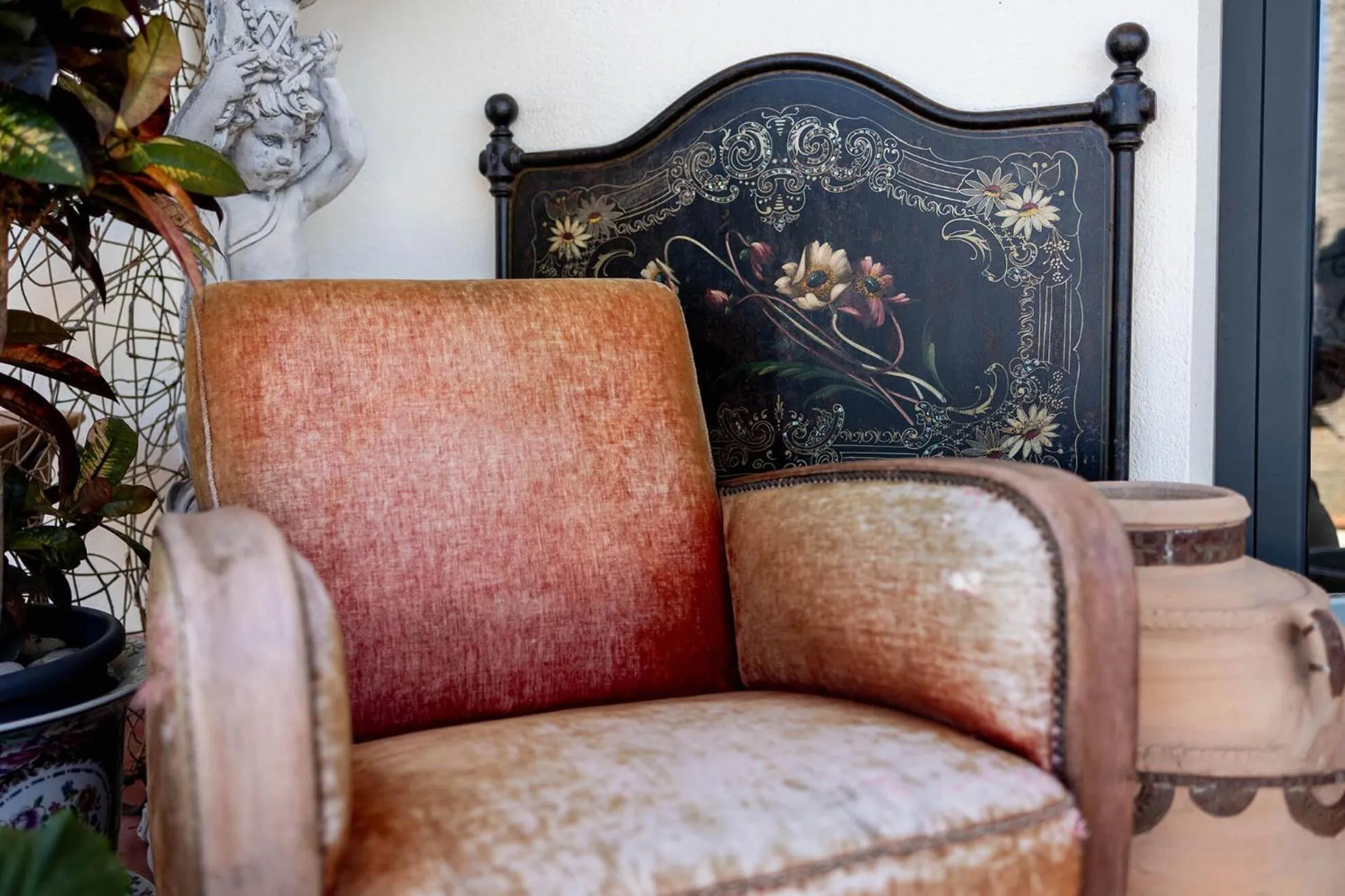 Internal: Not applicable to any particular room in Al 33 Giri