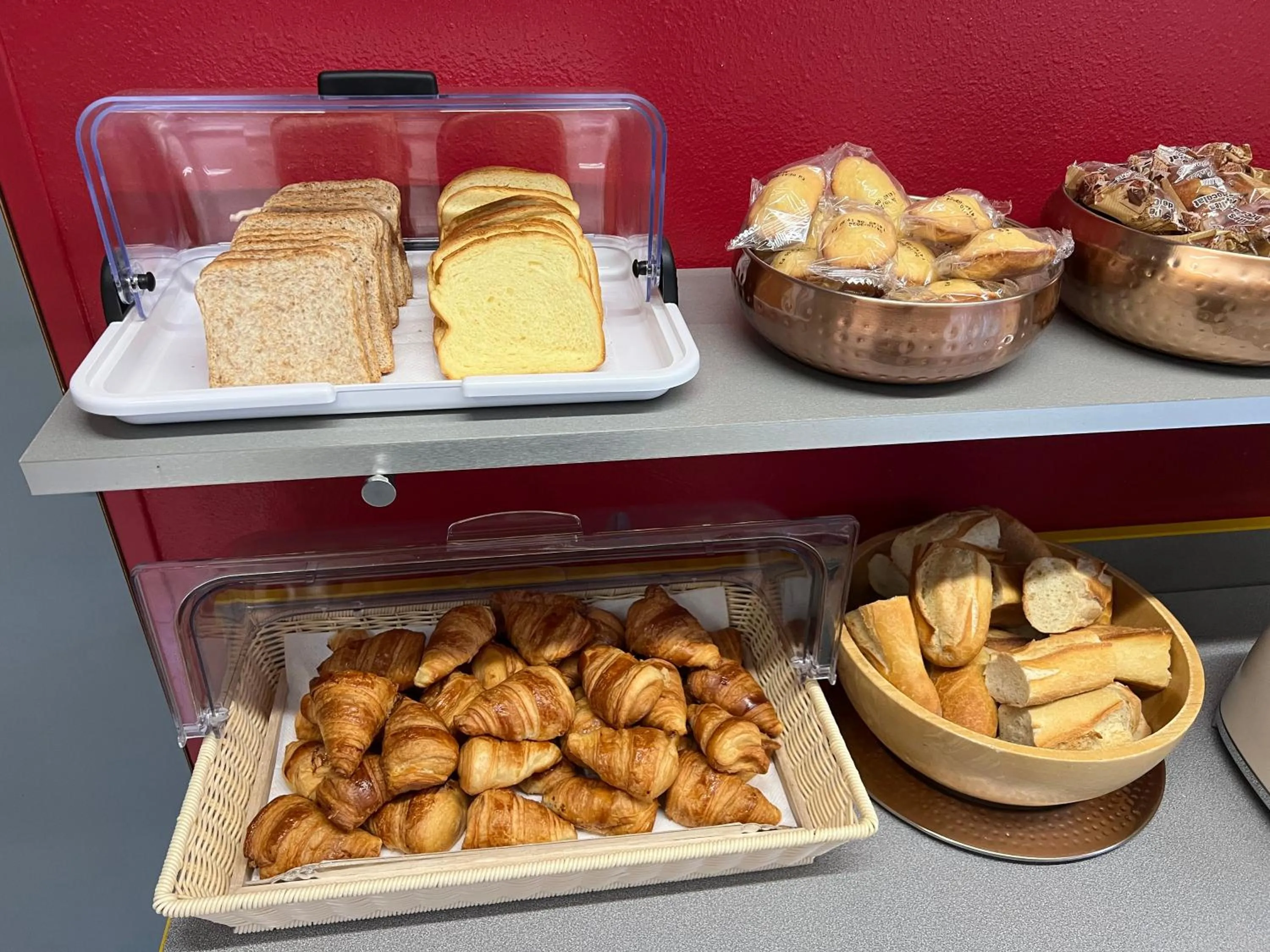 Buffet breakfast in Europe Hôtel