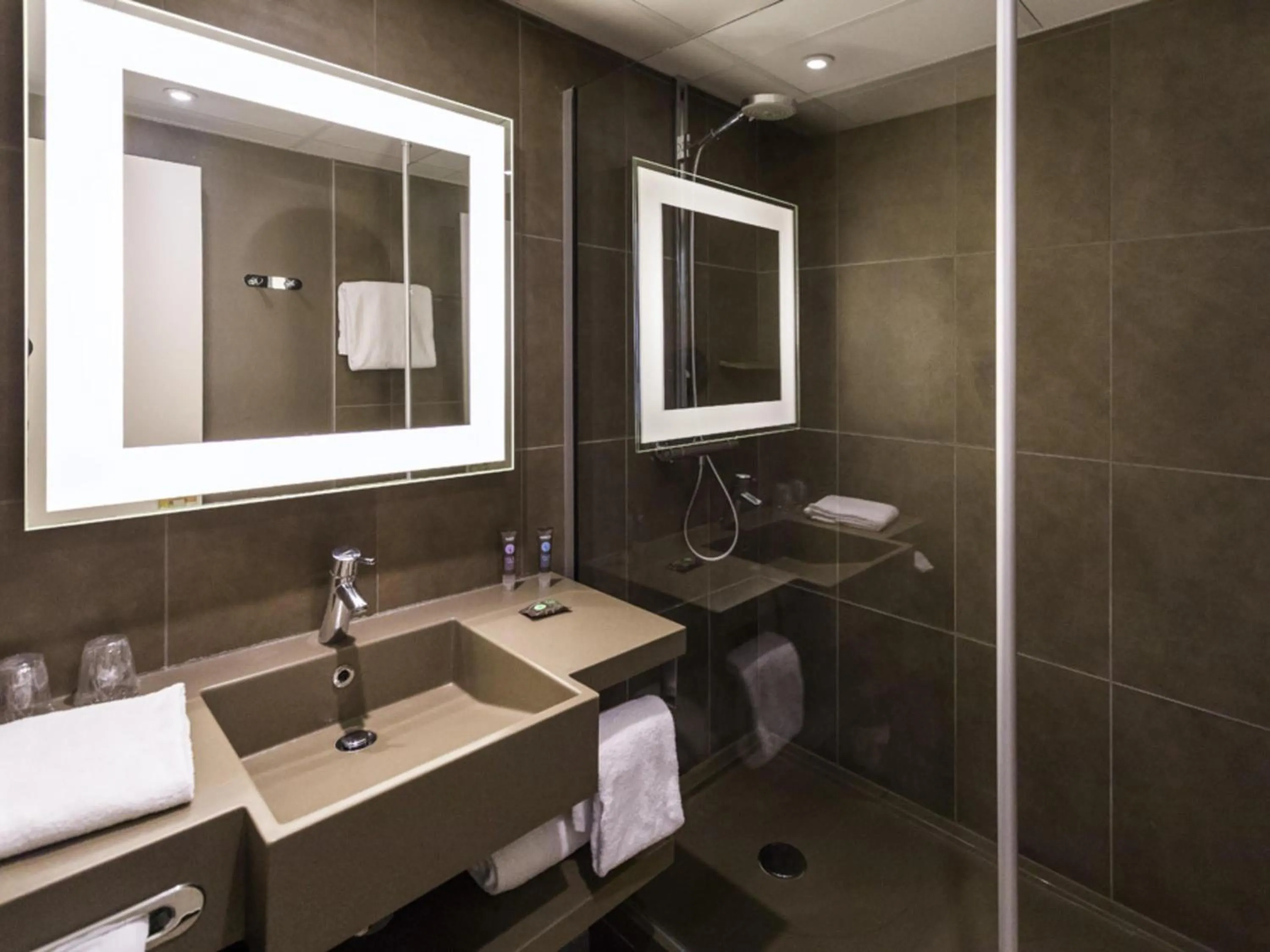 Bedroom in Novotel Paris Charles de Gaulle Airport