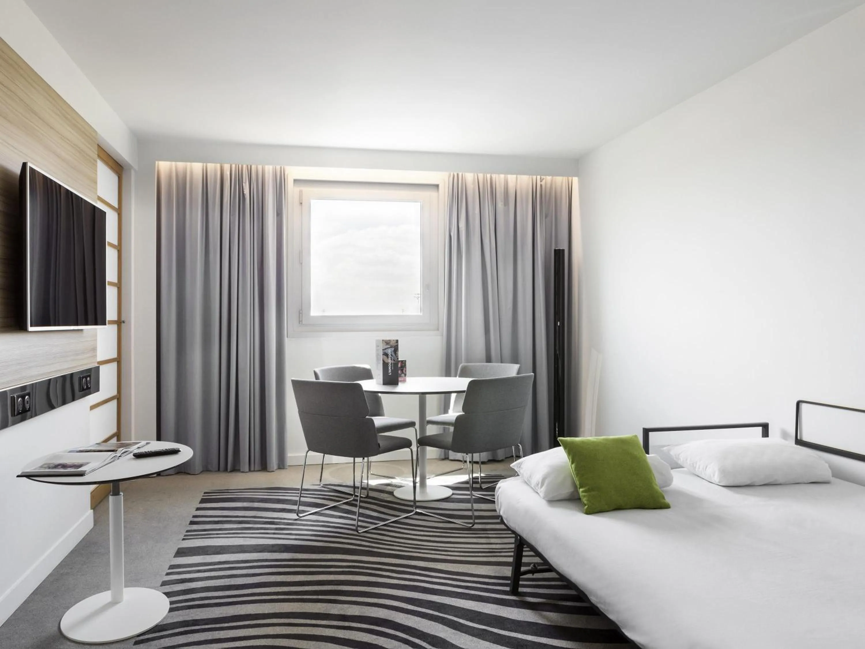 Other, Bed in Novotel Paris Charles de Gaulle Airport