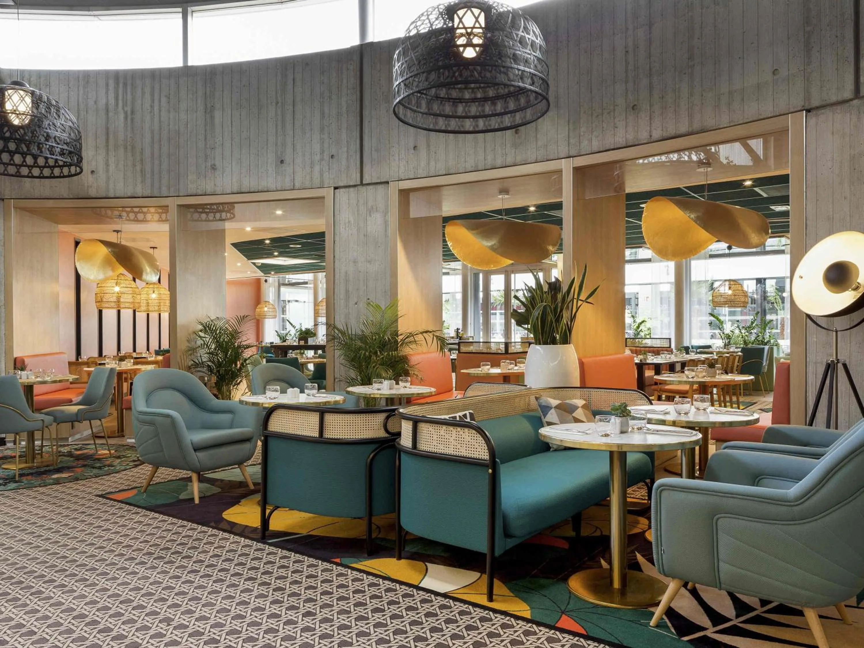 Restaurant/places to eat in Novotel Paris Charles de Gaulle Airport