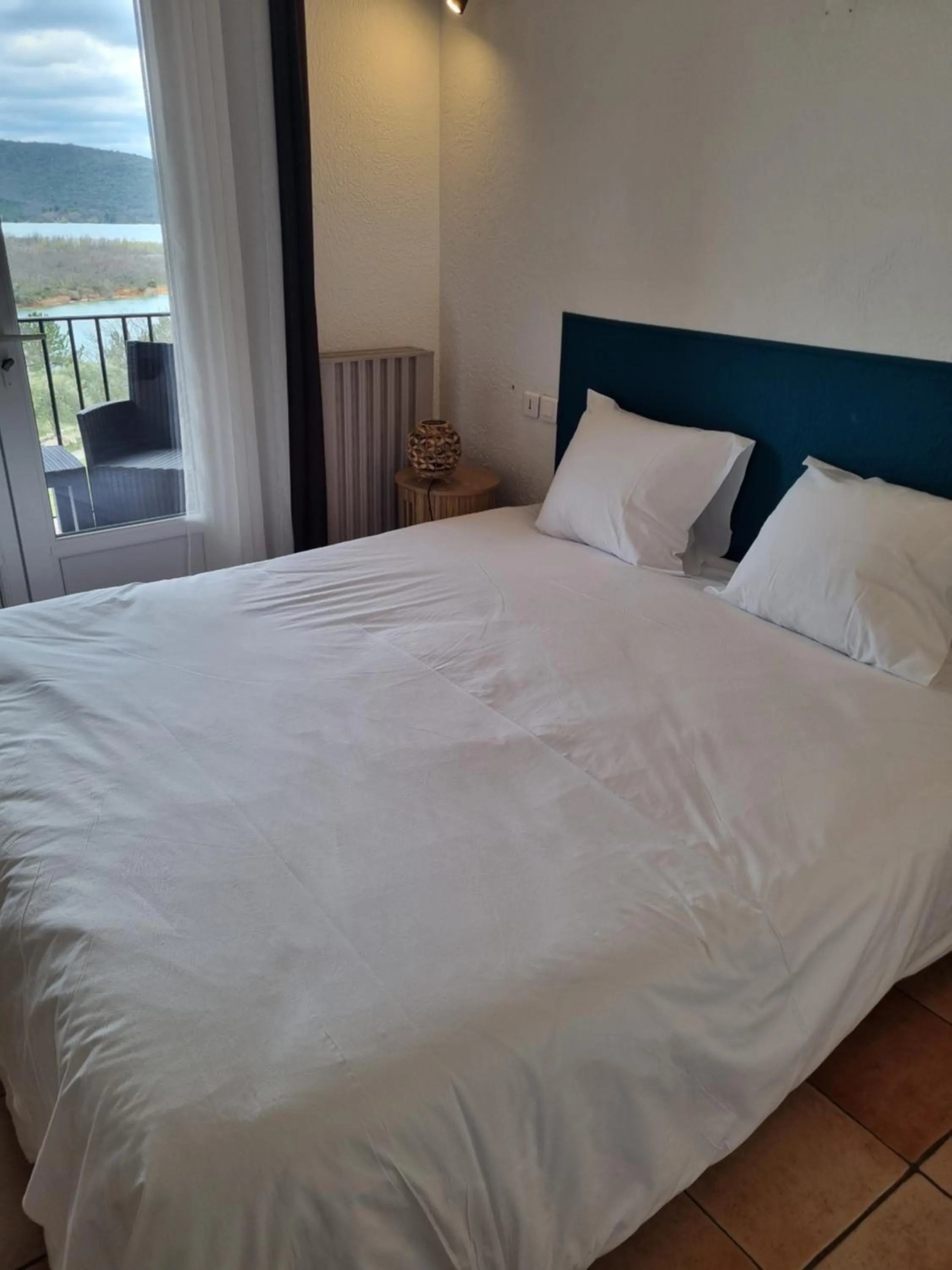 Bedroom in Auberge des Salles