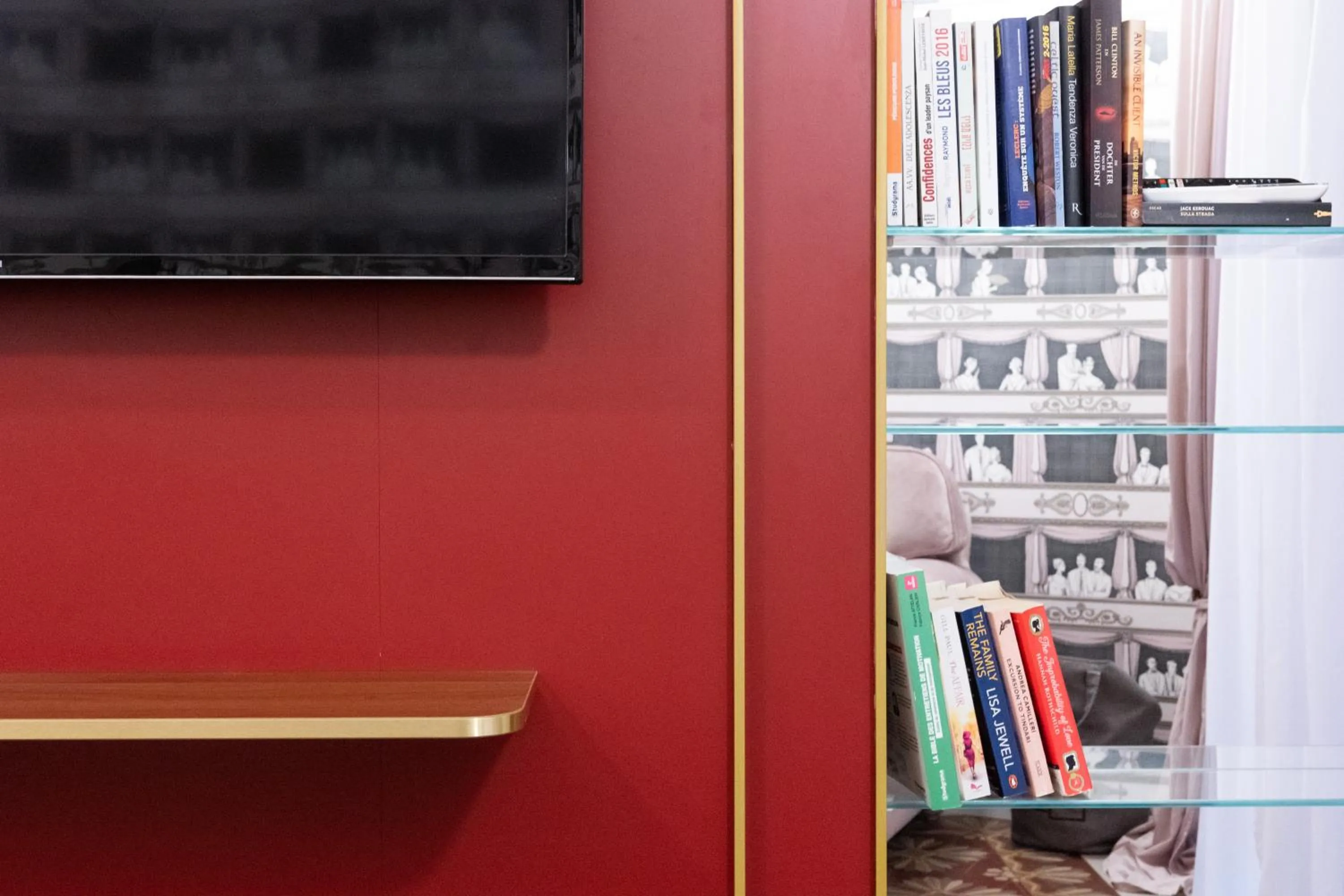 Library in Scene Suites Apartments