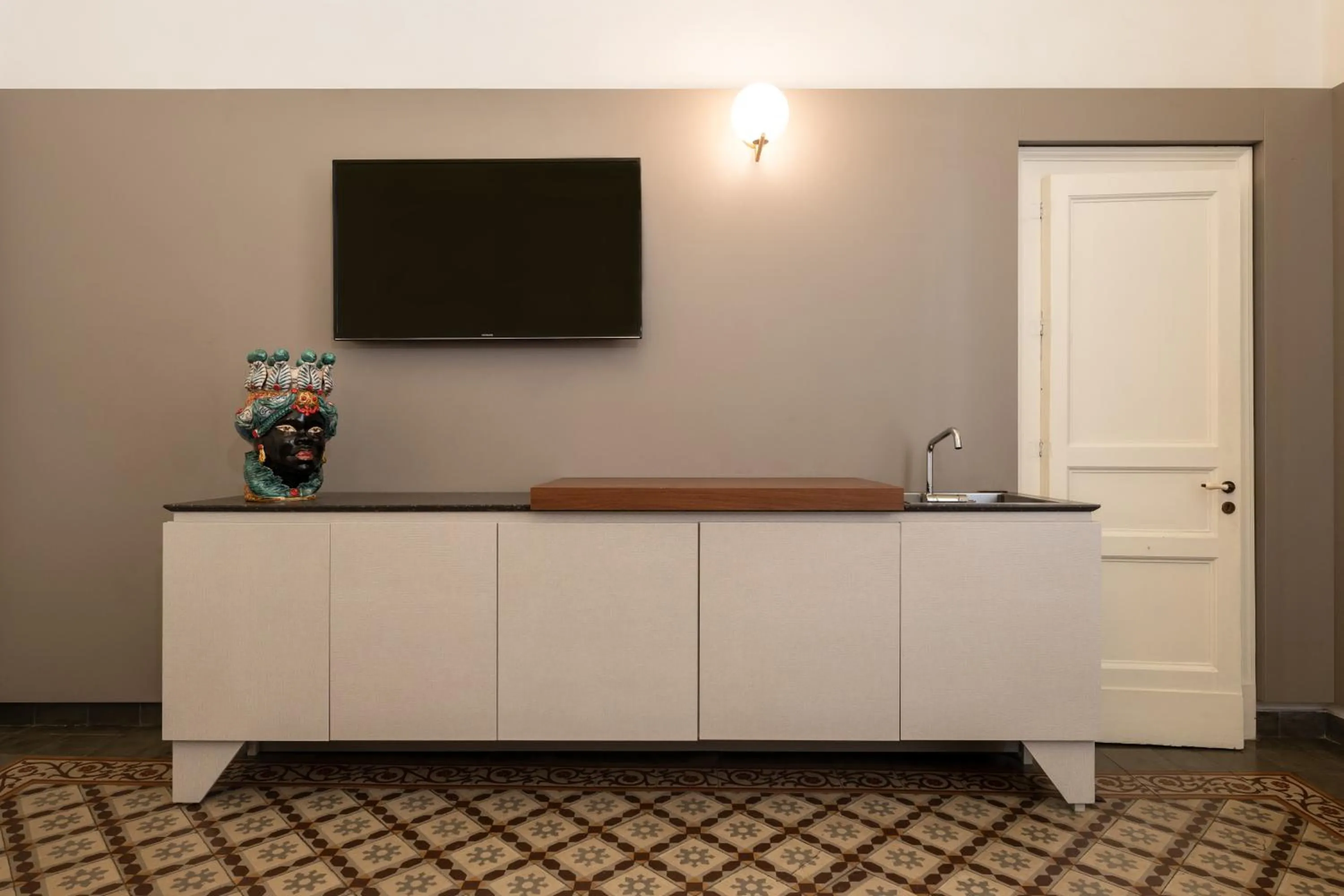 Scene Suites Apartments