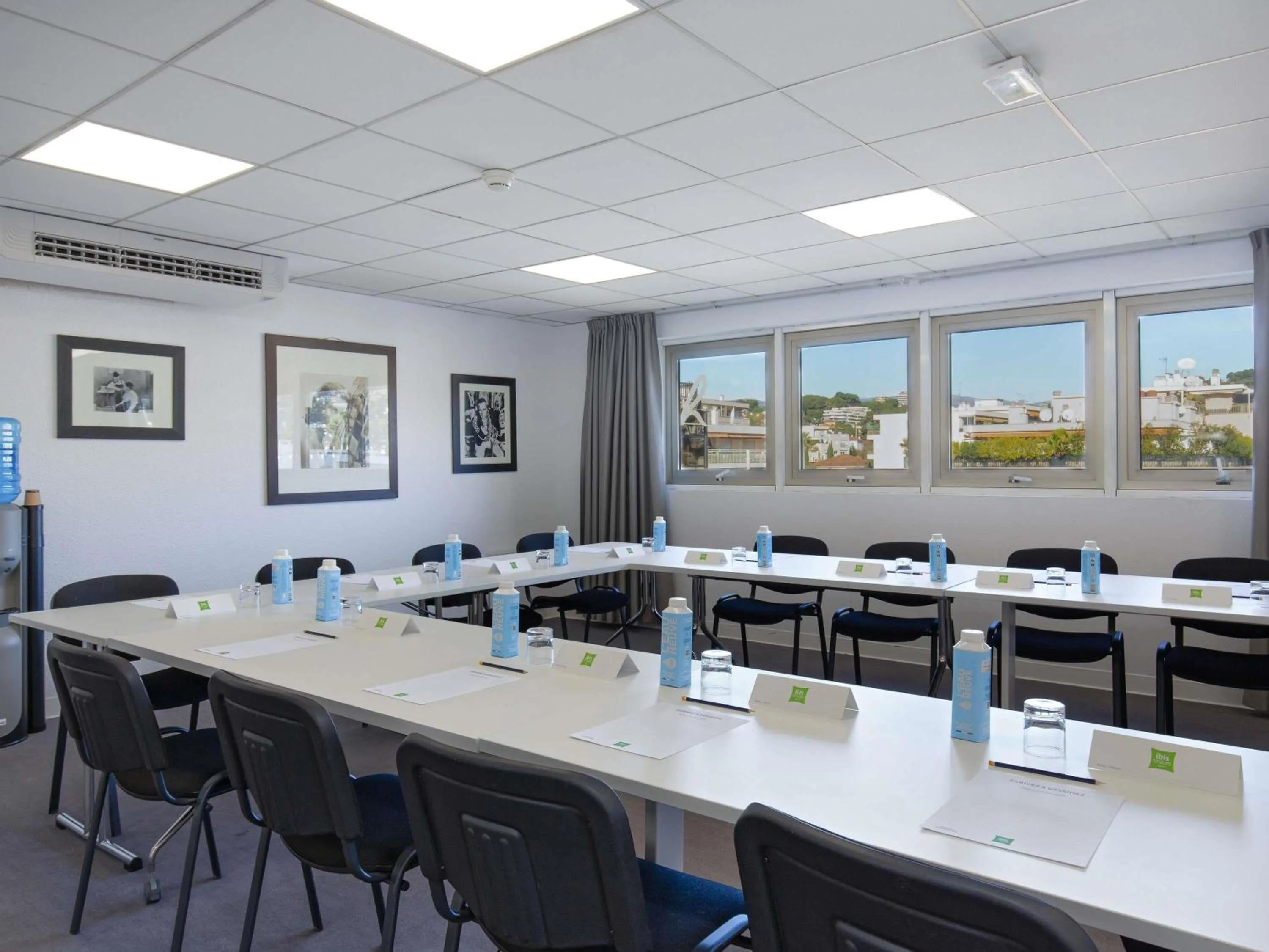 Meeting/conference room in ibis Styles Cannes Le Cannet