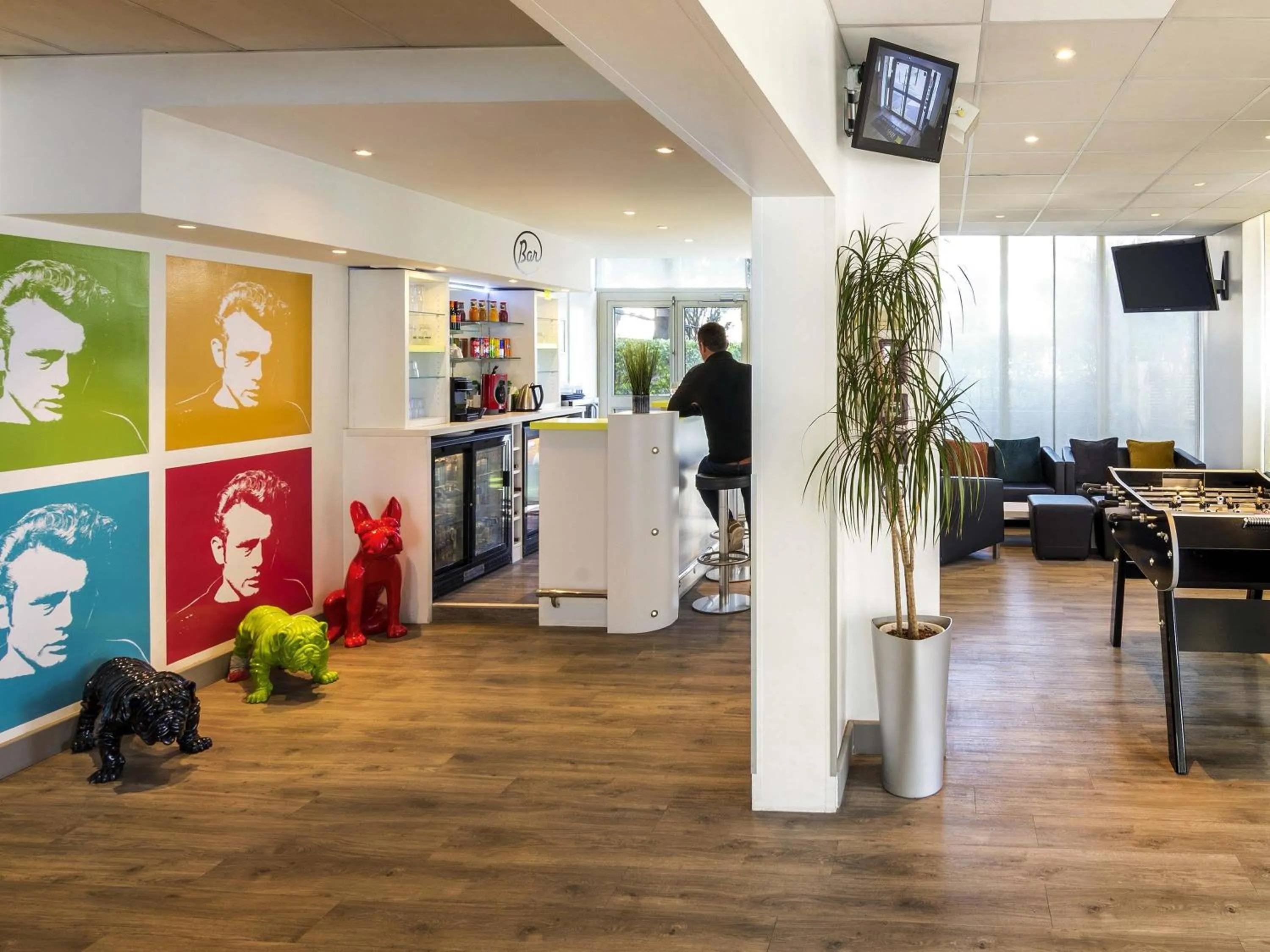 Property building in ibis Styles Cannes Le Cannet