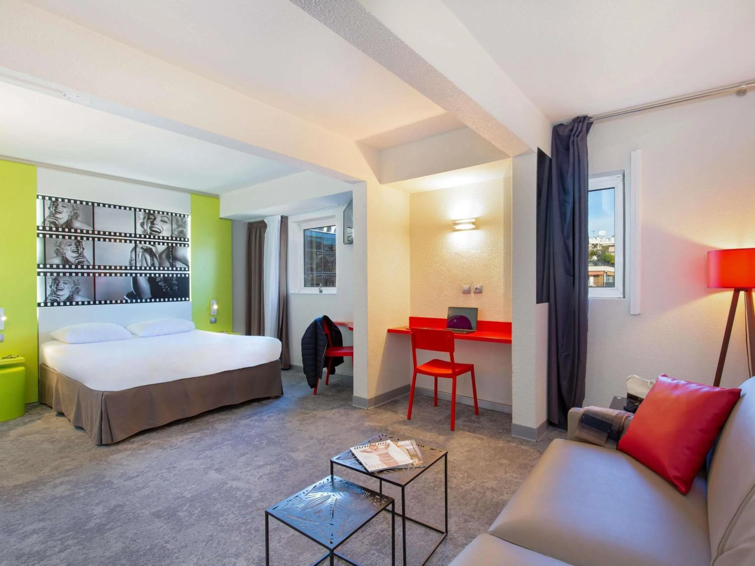 Bedroom, Bed in ibis Styles Cannes Le Cannet