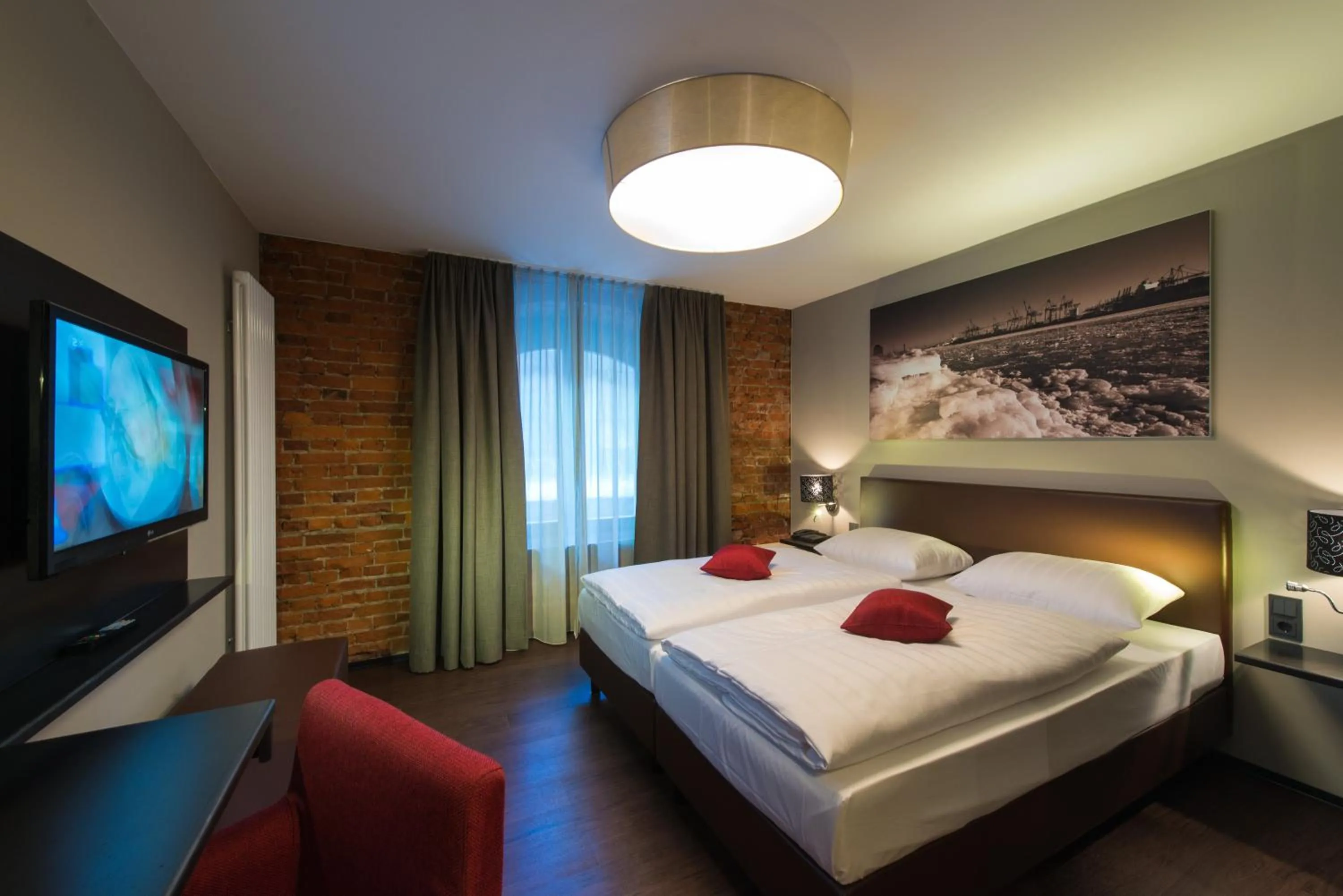 Bed in Hotel Volksschule