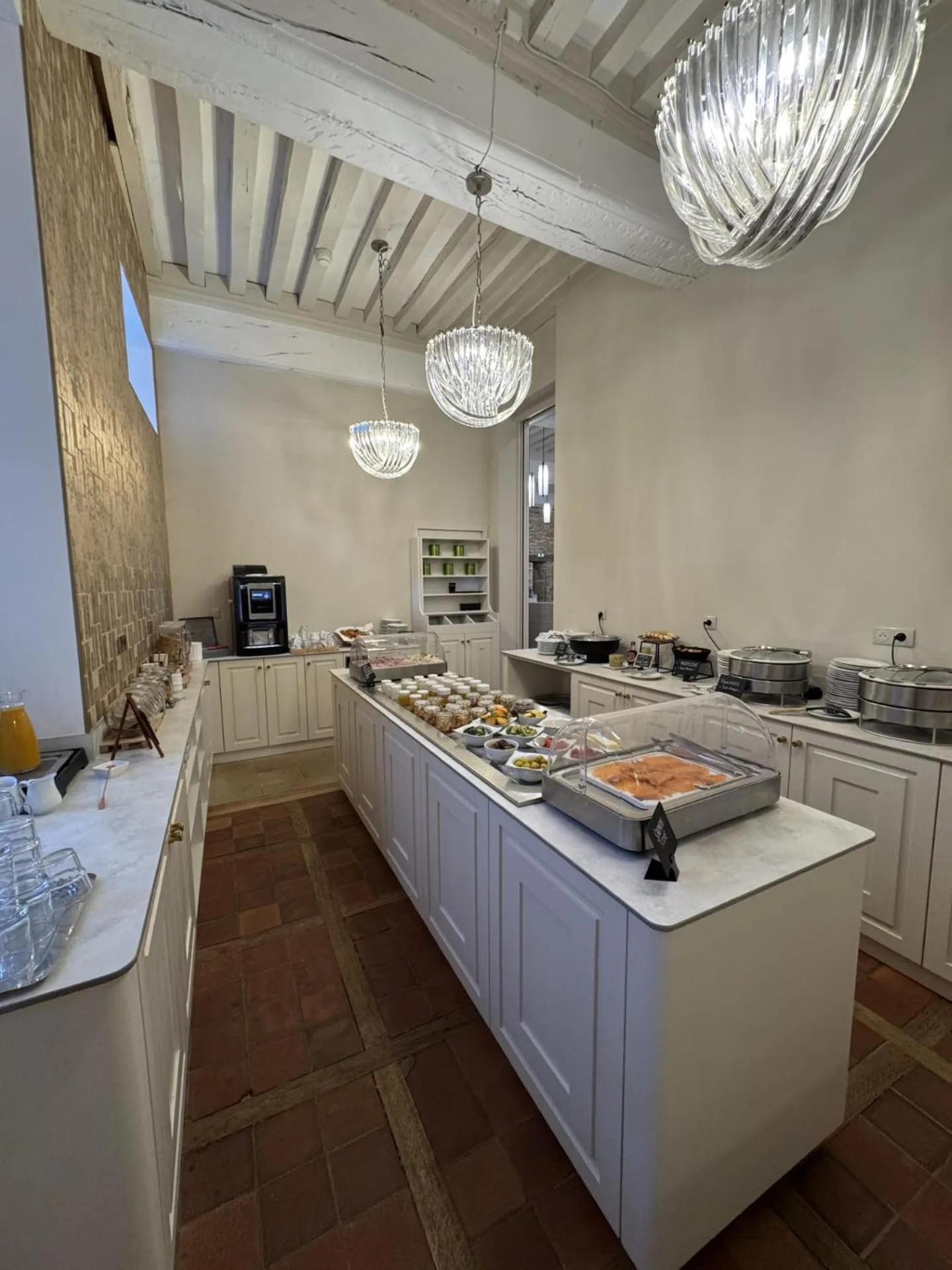 Breakfast in Maison Philippe Le Bon Hôtel, Restaurant & Bar le 19