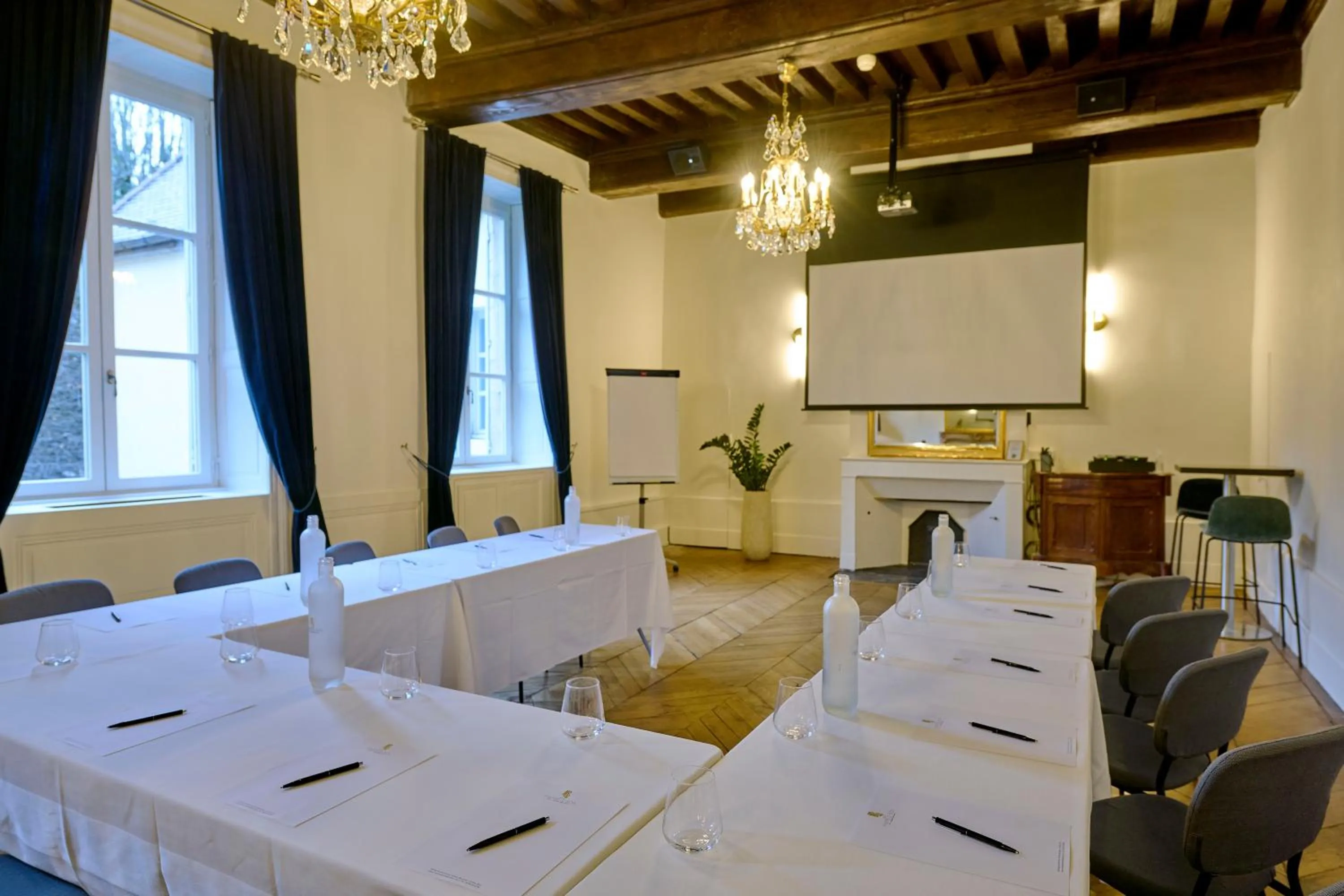 Banquet/Function facilities in Maison Philippe Le Bon Hôtel, Restaurant & Bar le 19