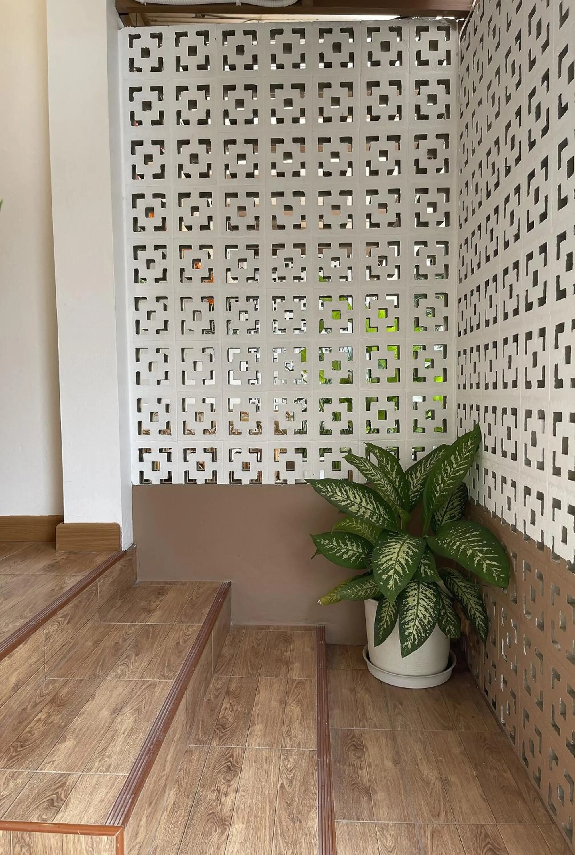 Facade/entrance in BB house & resort