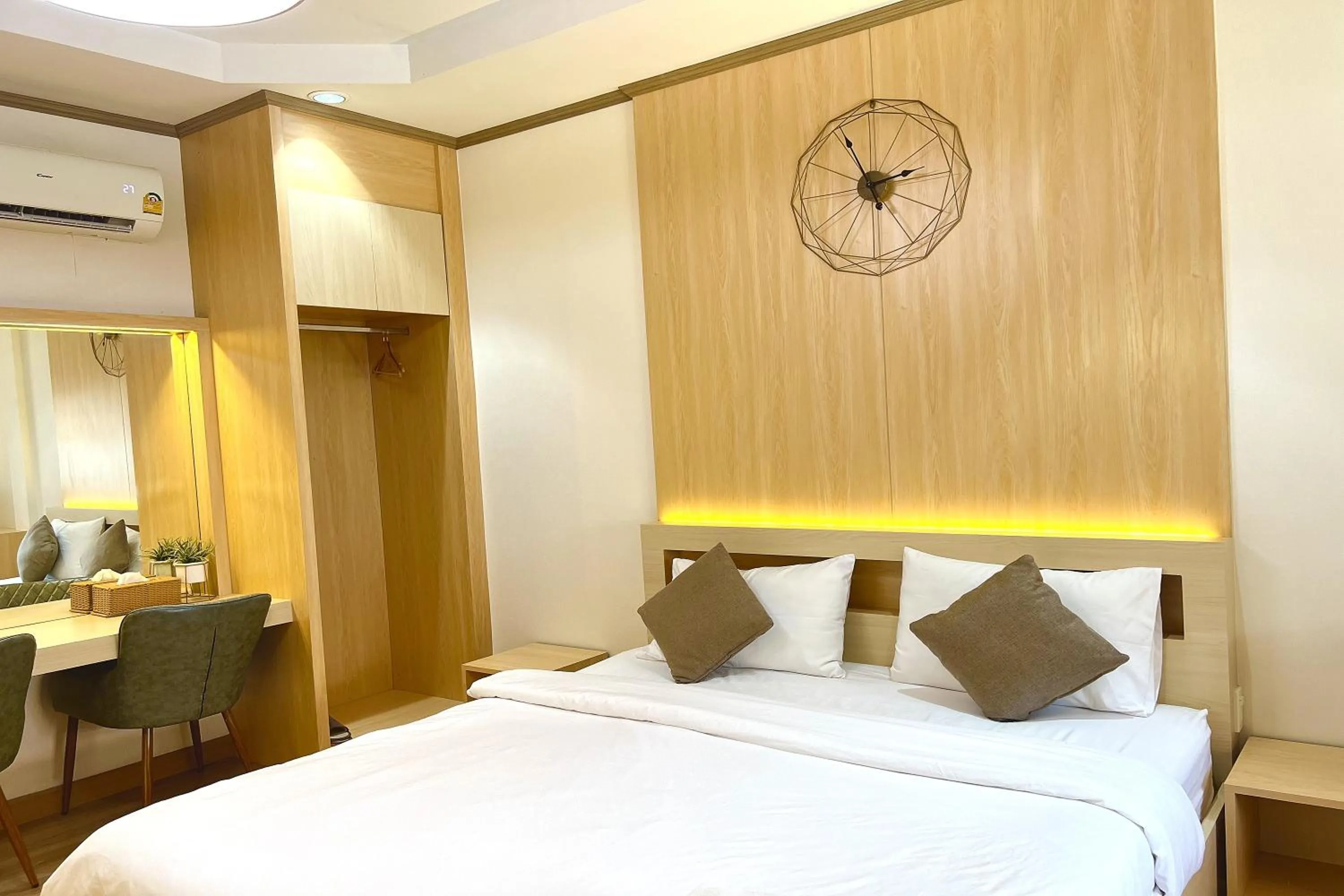 Photo of the whole room, Bed in BB house & resort