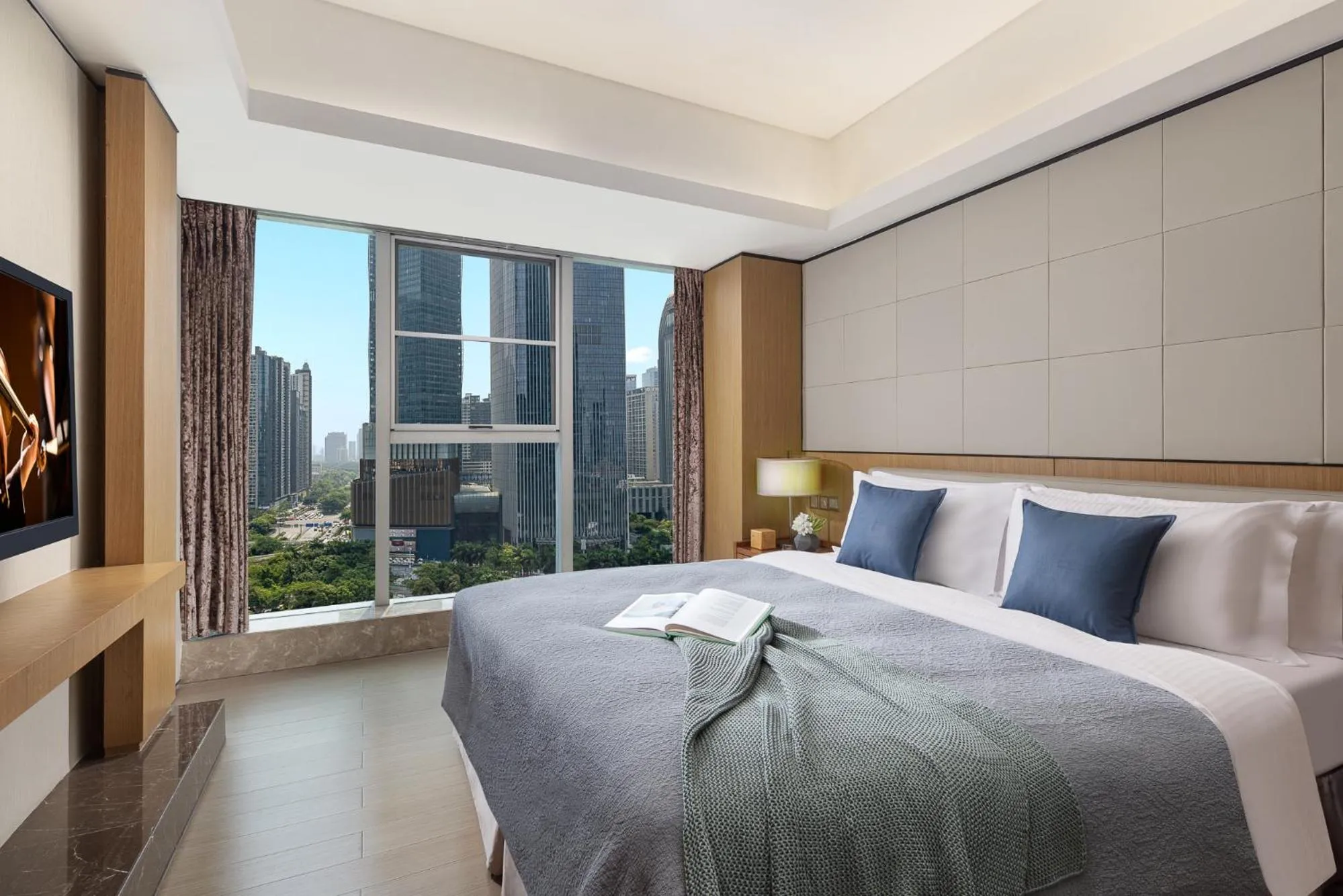 Bedroom, Bed in Ascott IFC Guangzhou