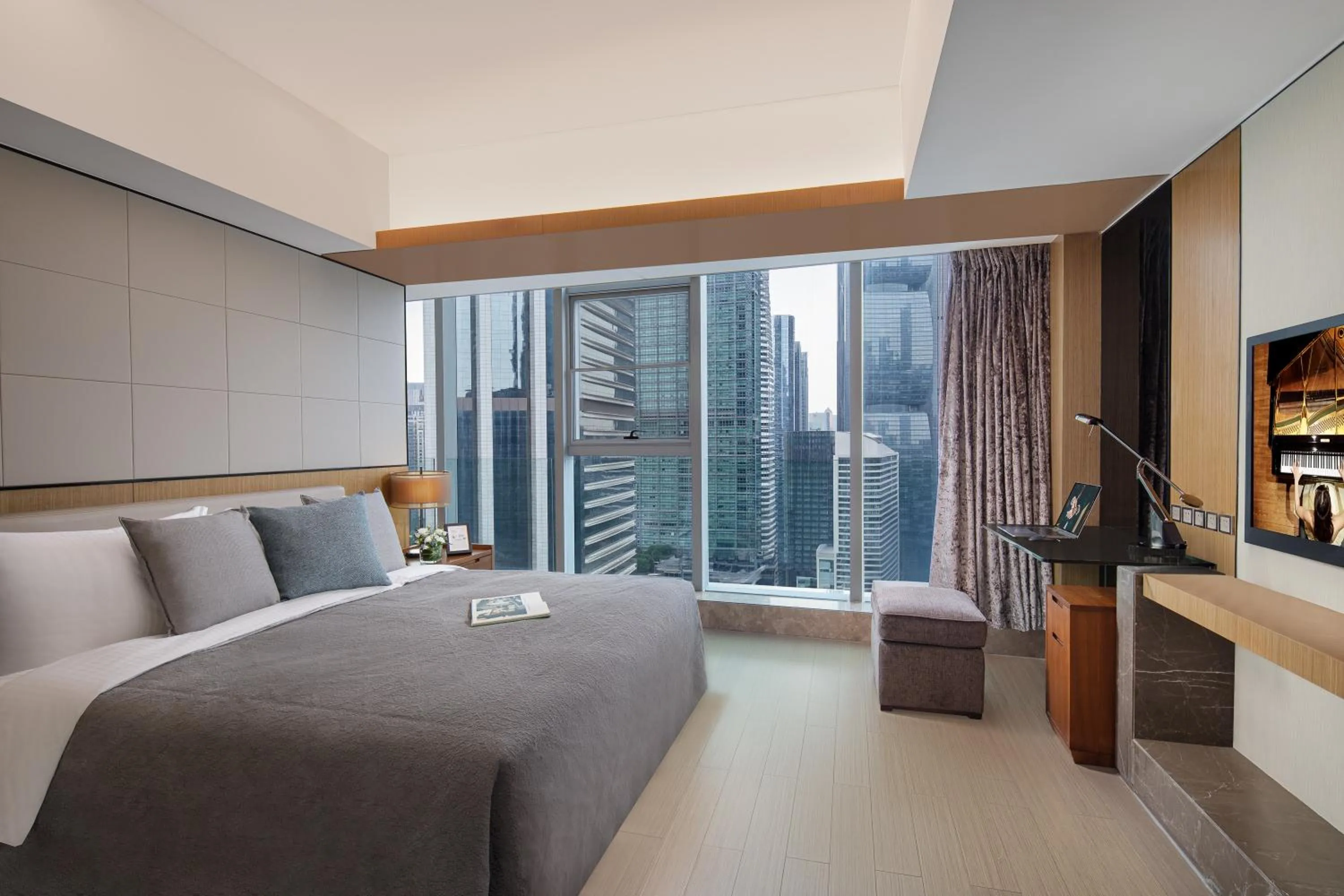 Bedroom, Bed in Ascott IFC Guangzhou