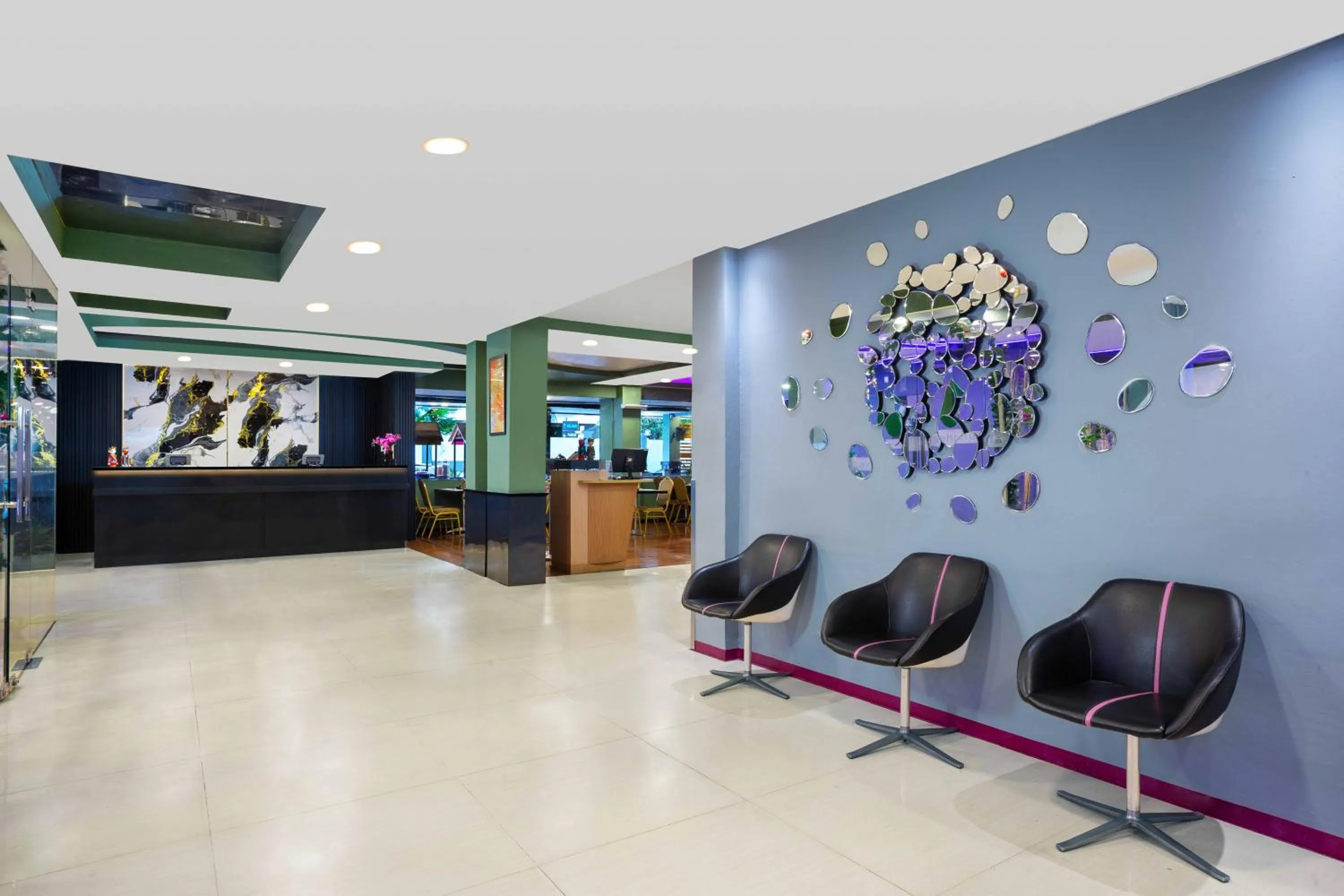 Lobby or reception in favehotel Kelapa Gading
