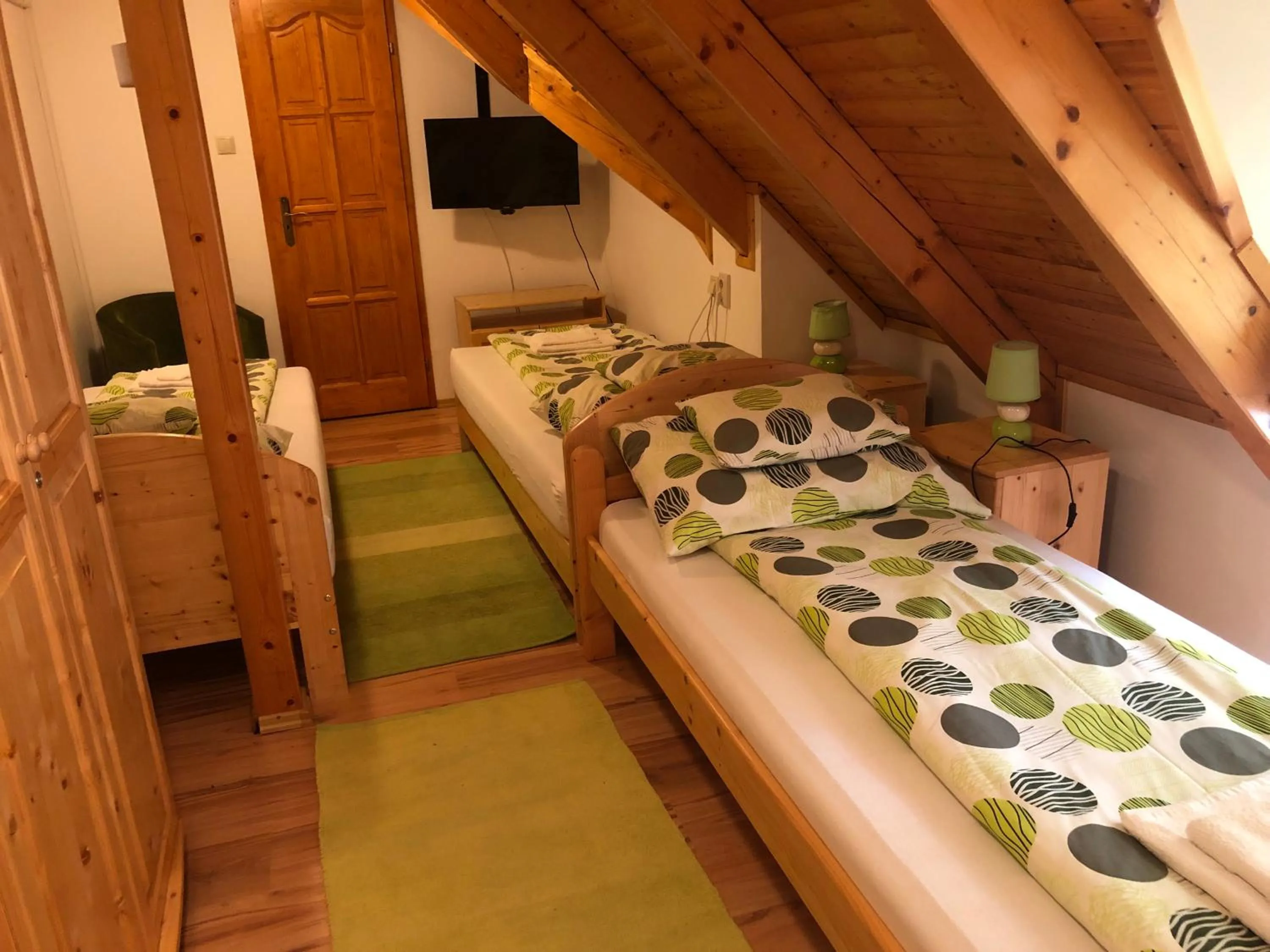 Bed in Antal-tavi Fogadó és Horgászparadicsom