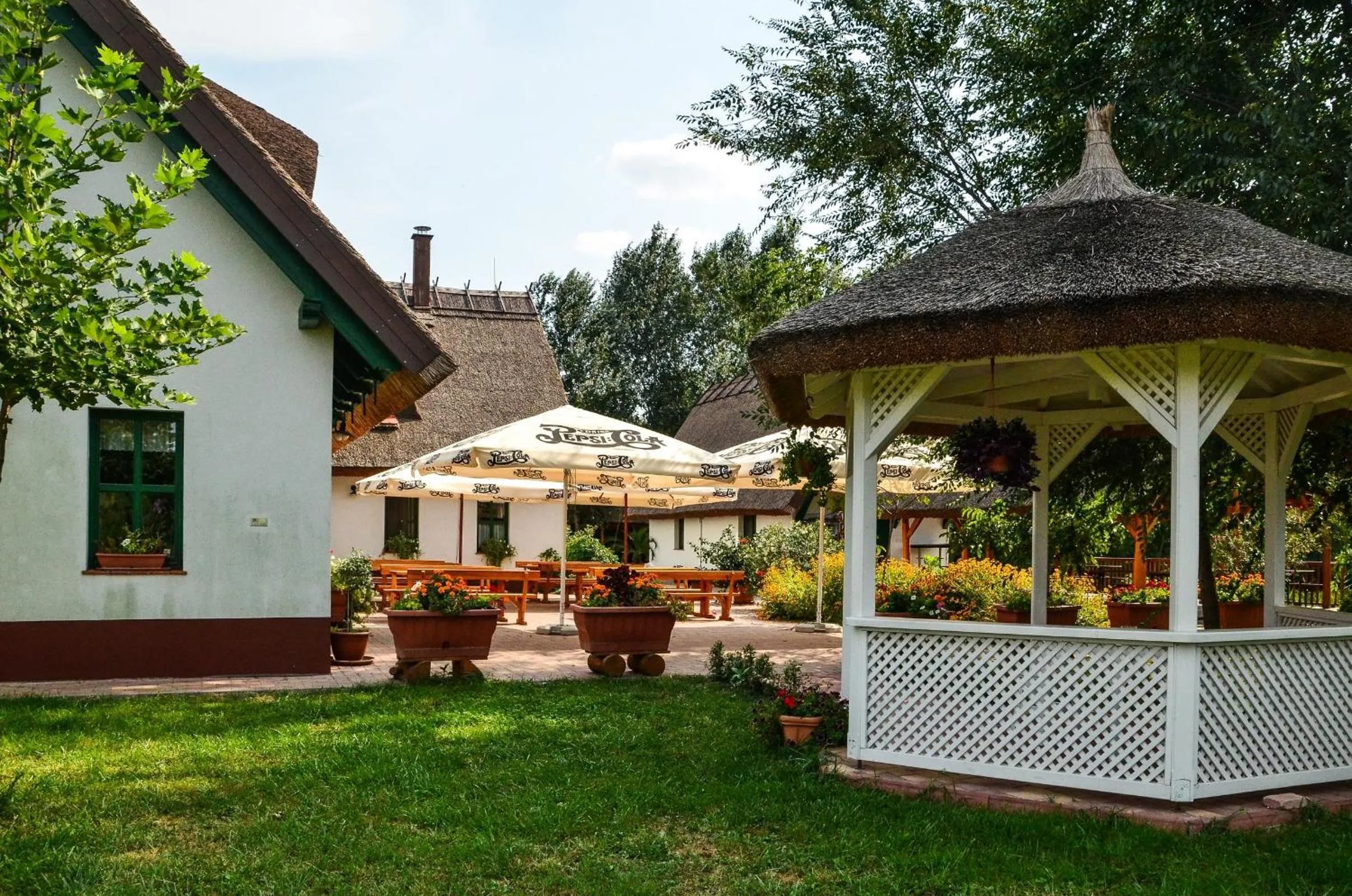 Antal-tavi Fogadó és Horgászparadicsom