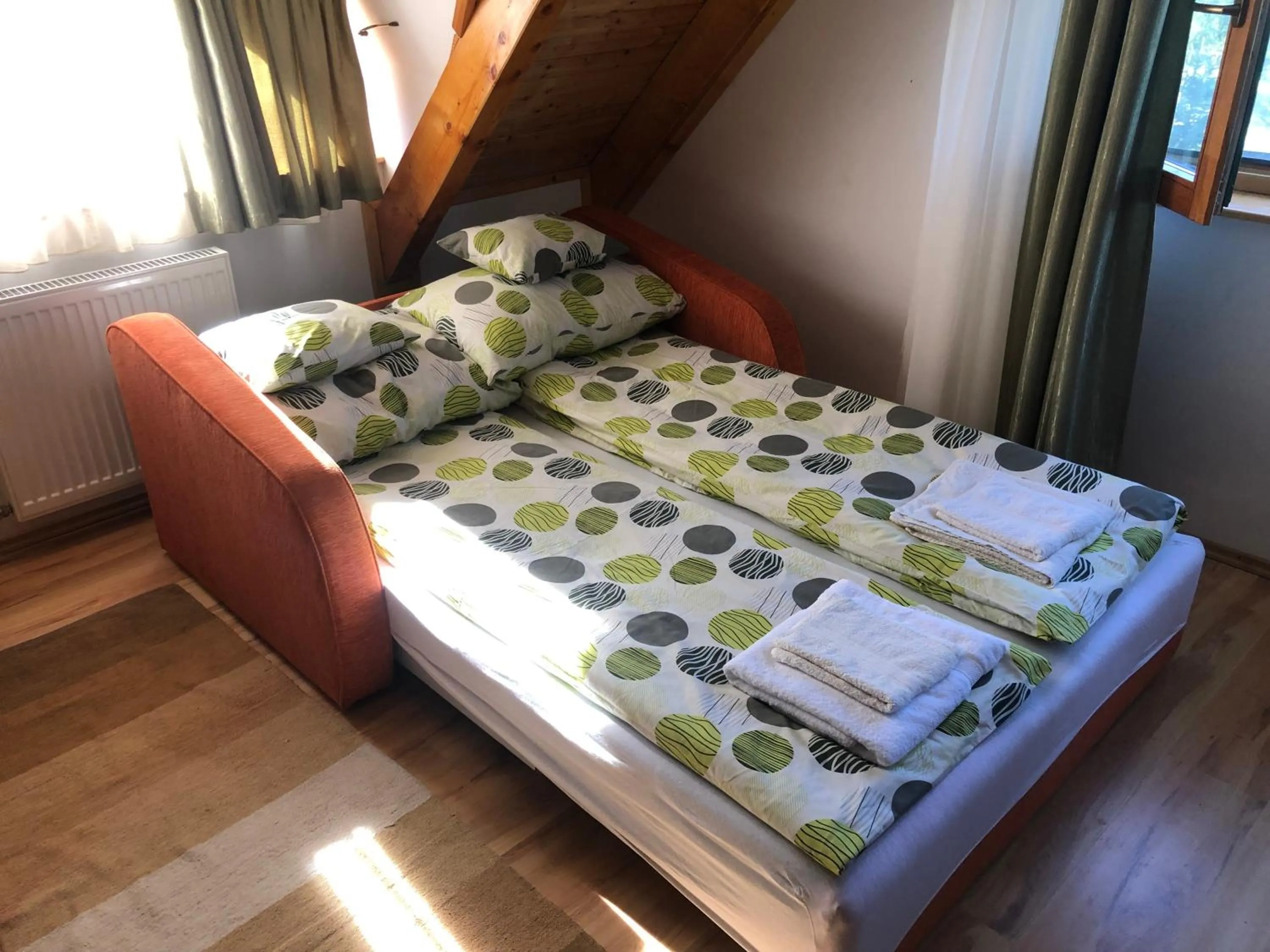 Bed in Antal-tavi Fogadó és Horgászparadicsom