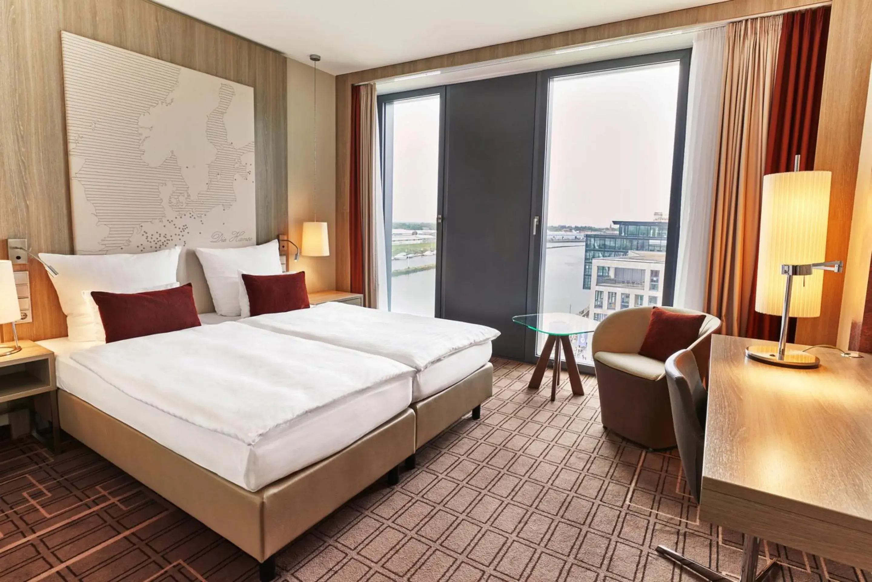 Deluxe Double Room in Steigenberger Hotel Bremen Deluxe Double Room in Steigenberger Hotel Bremen