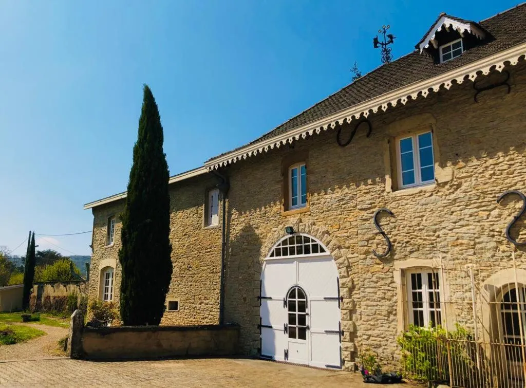 Property building in Le Clos Ayanna