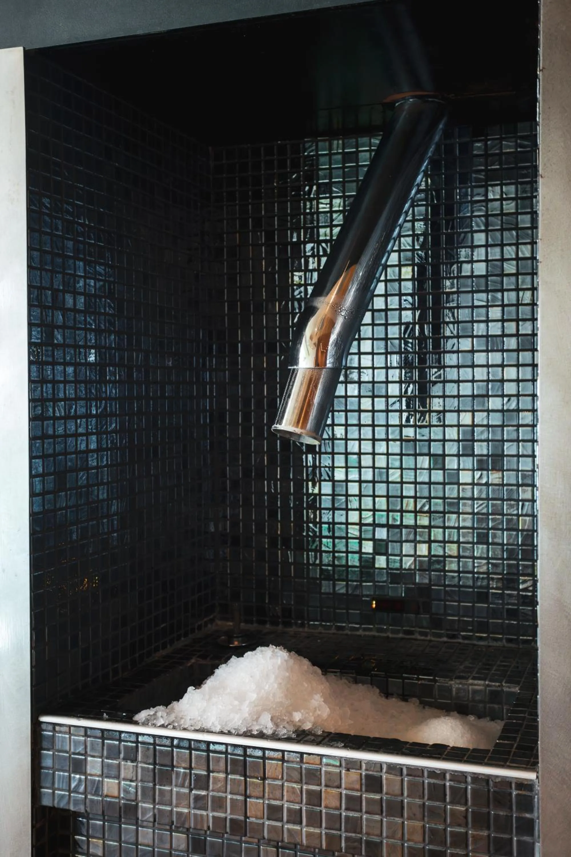 Spa and wellness centre/facilities in Hôtel Koh-I Nor by Les Etincelles