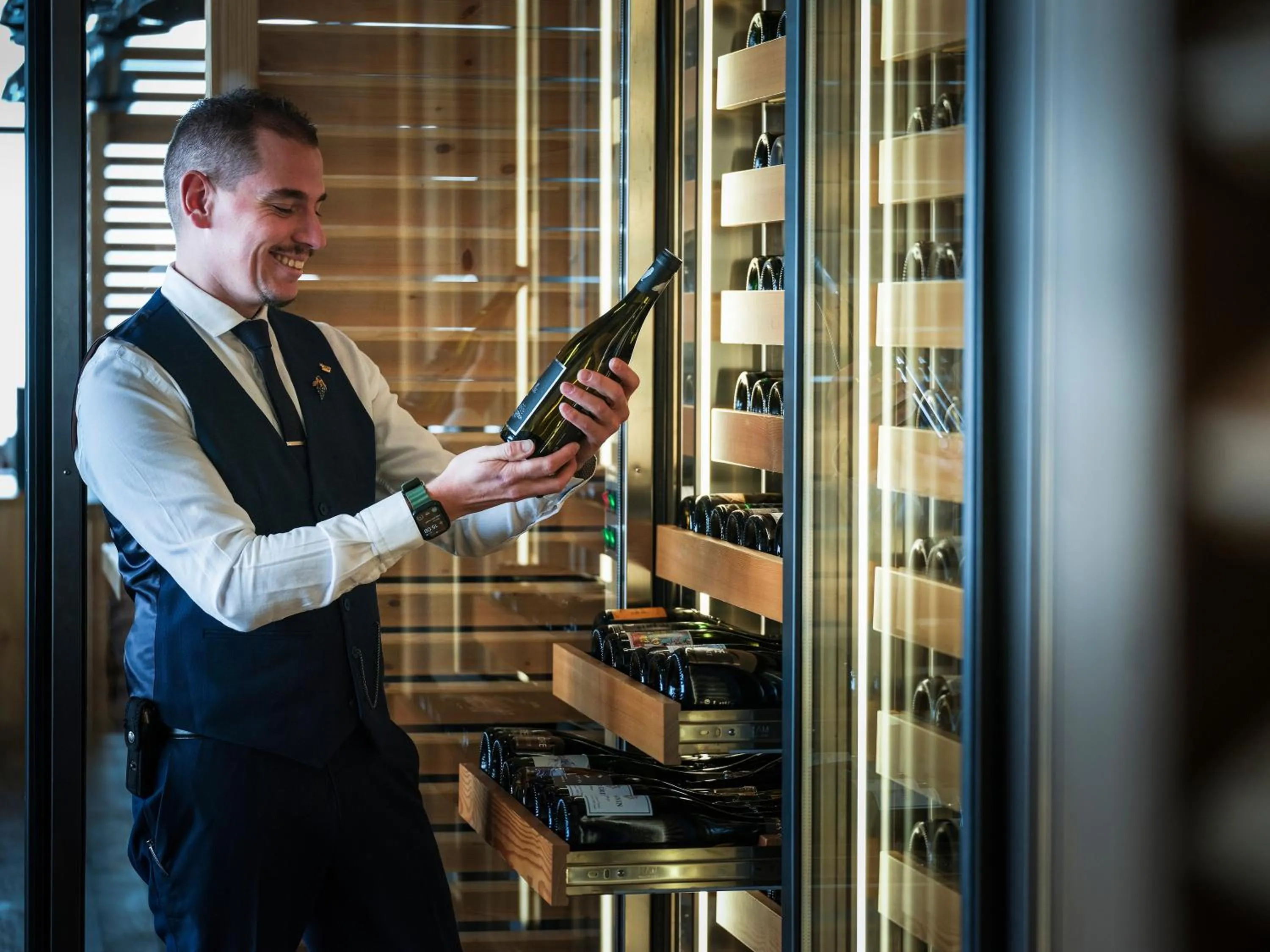 Restaurant/places to eat in Hôtel Koh-I Nor by Les Etincelles