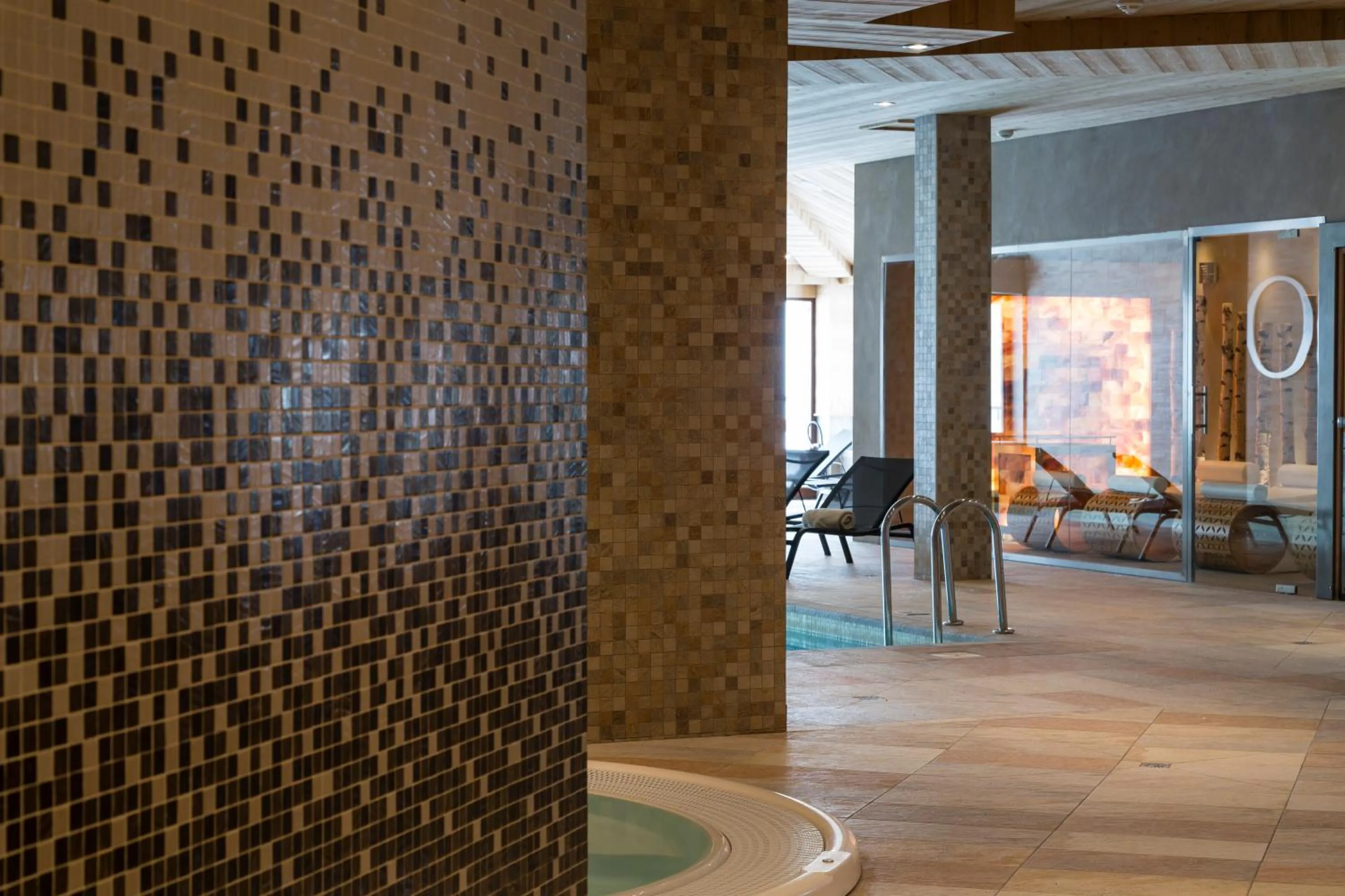 Spa and wellness centre/facilities in Hôtel Koh-I Nor by Les Etincelles