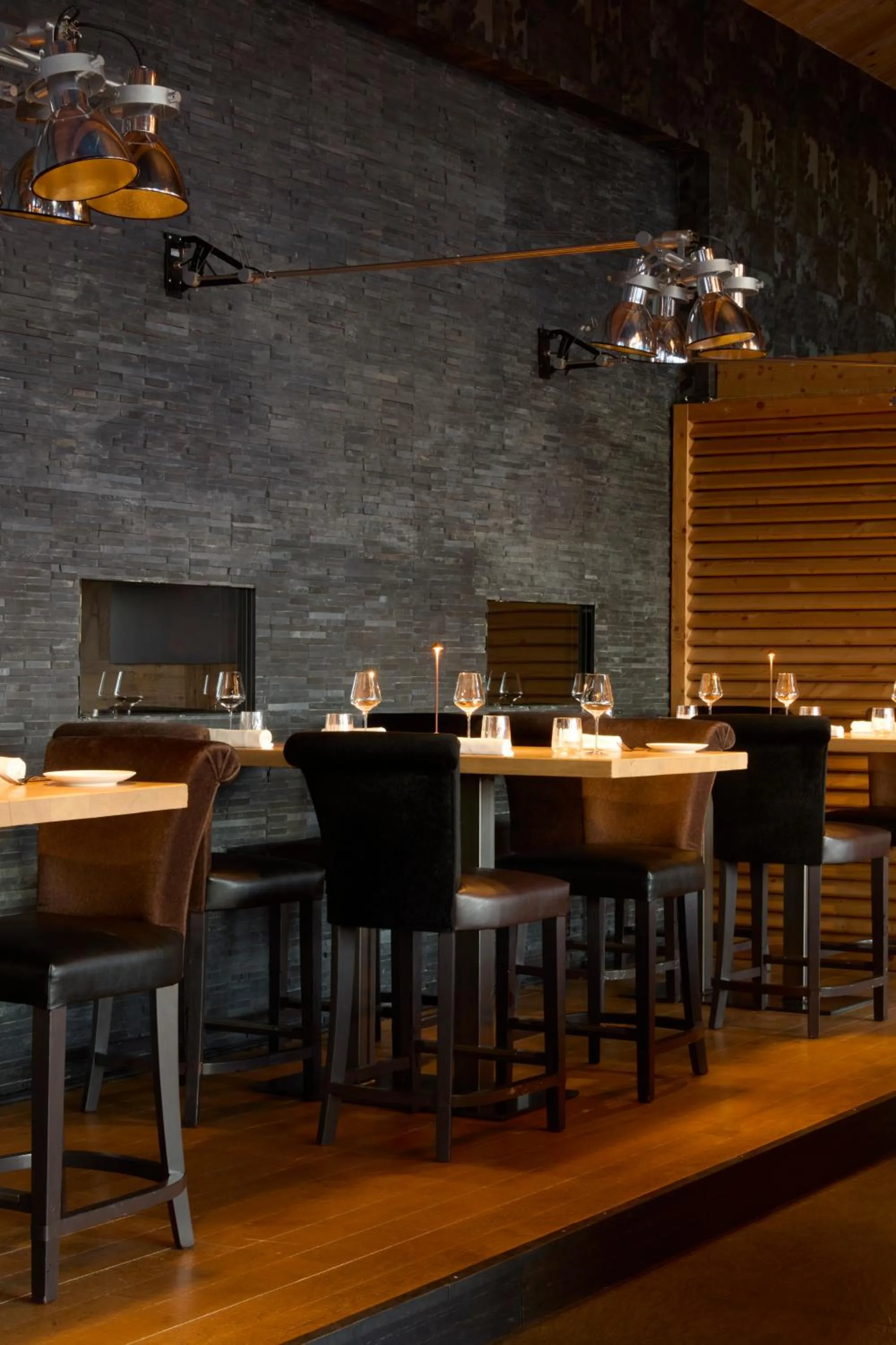 Restaurant/places to eat in Hôtel Koh-I Nor by Les Etincelles