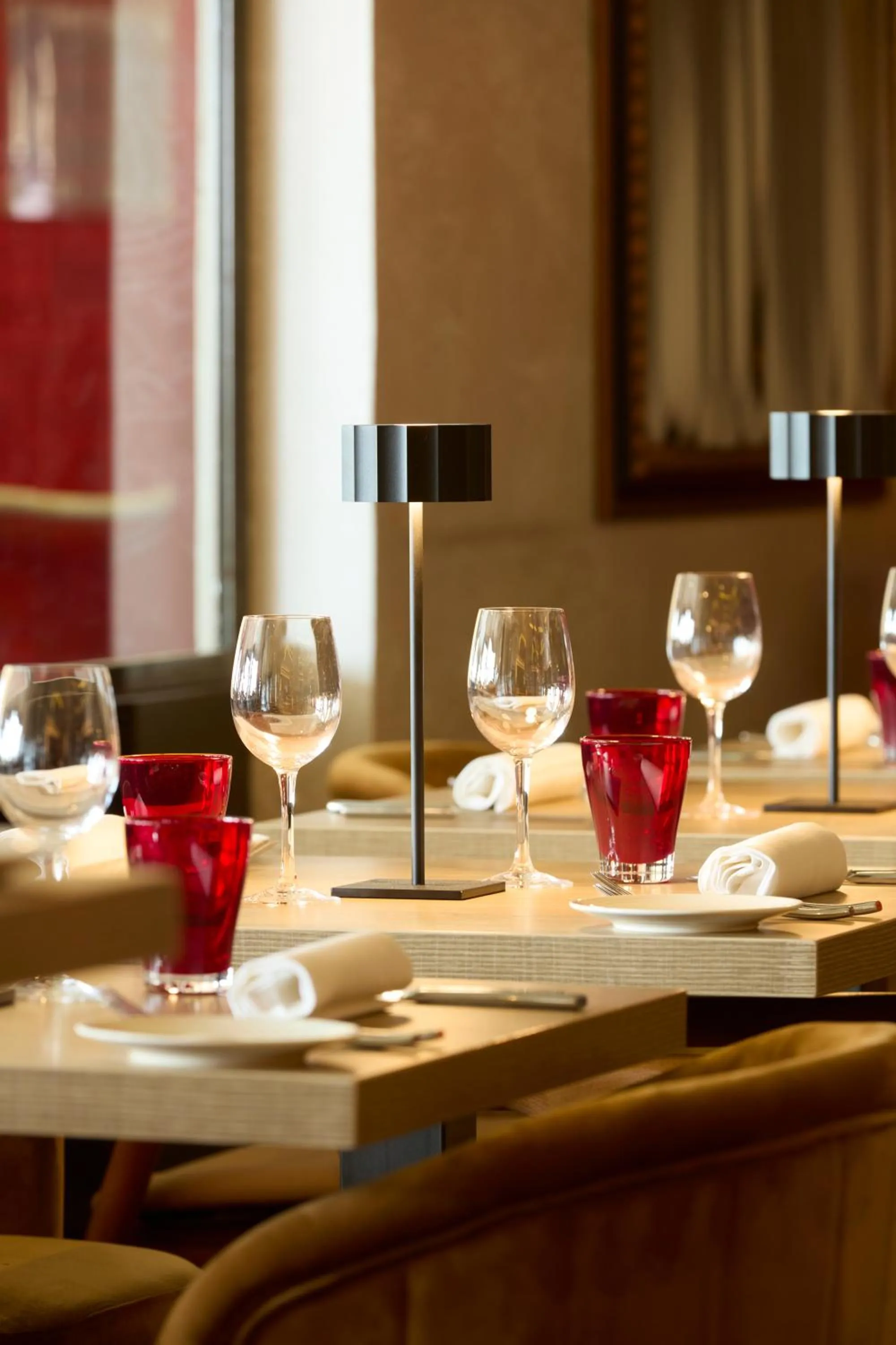 Restaurant/places to eat in Hôtel Koh-I Nor by Les Etincelles