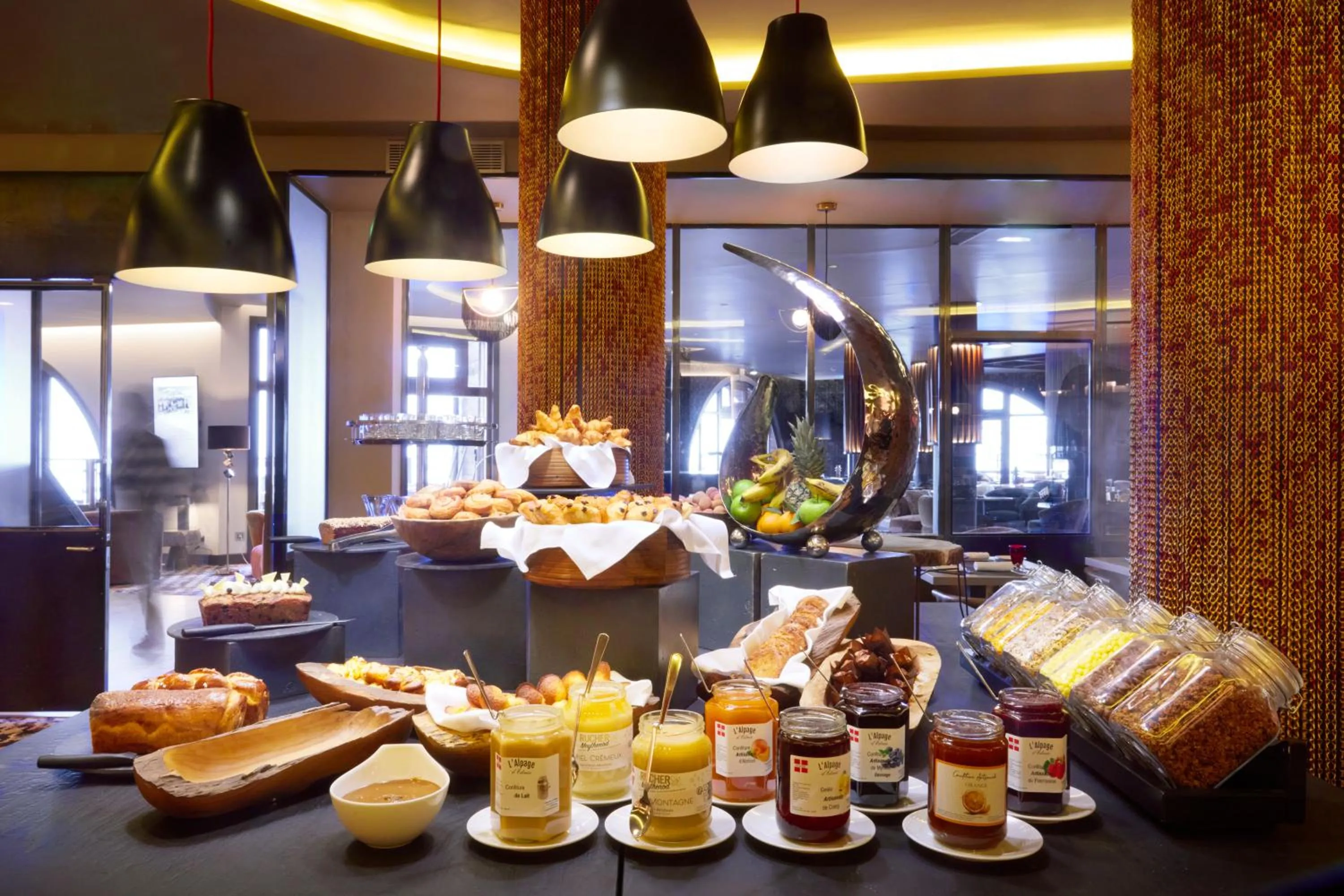 Buffet breakfast in Hôtel Koh-I Nor by Les Etincelles