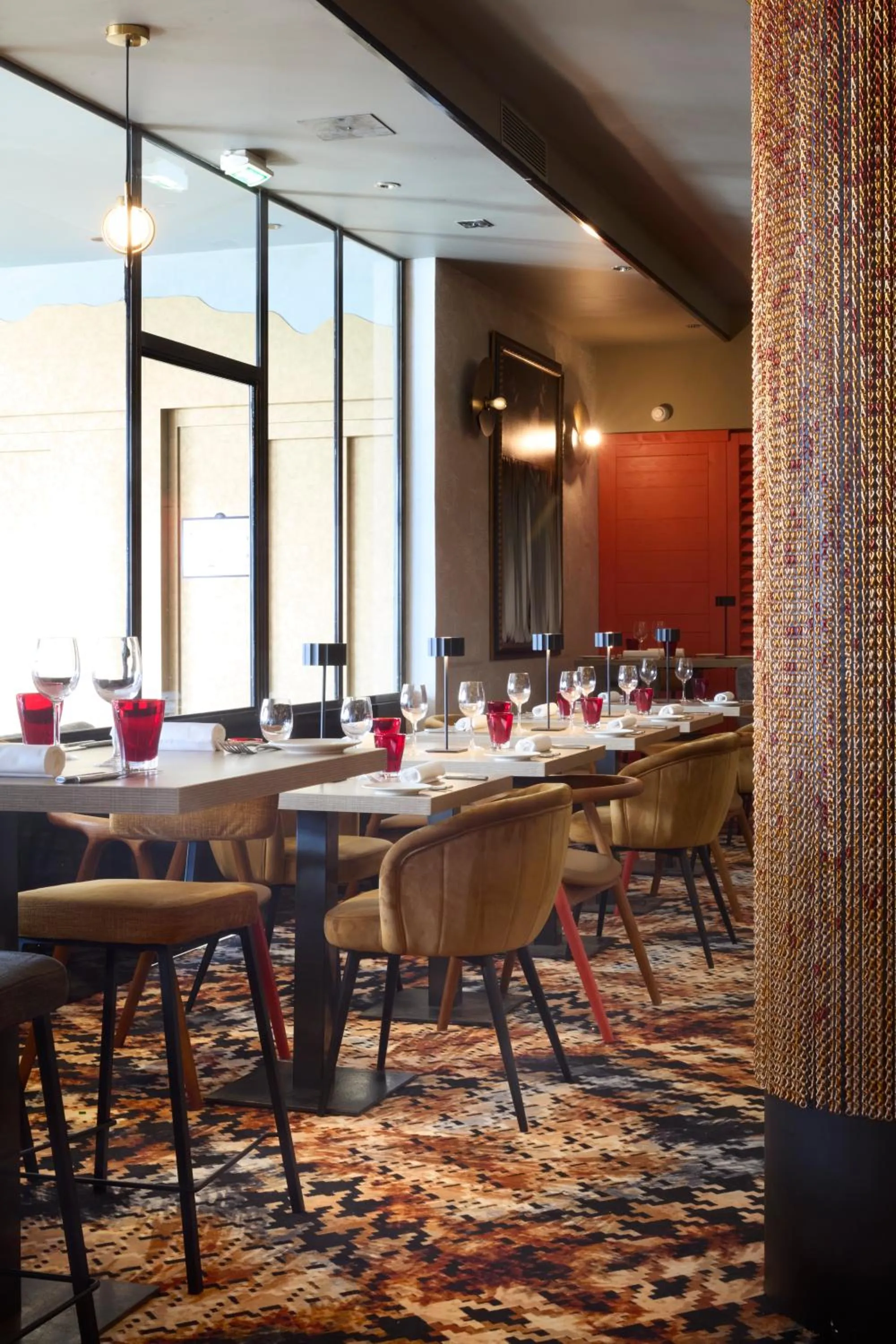 Restaurant/places to eat in Hôtel Koh-I Nor by Les Etincelles