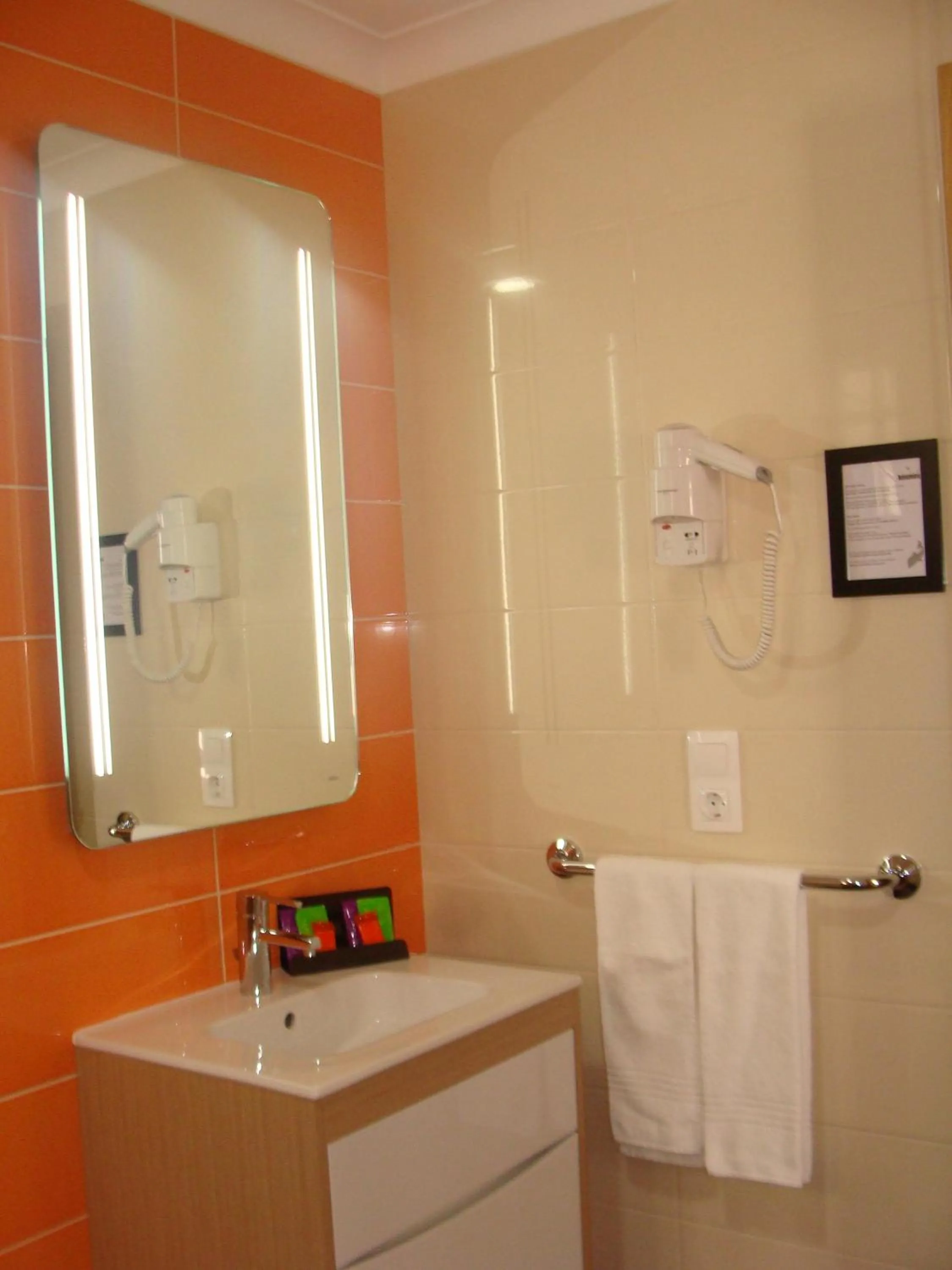 Bathroom in Apartamentos Kósmos