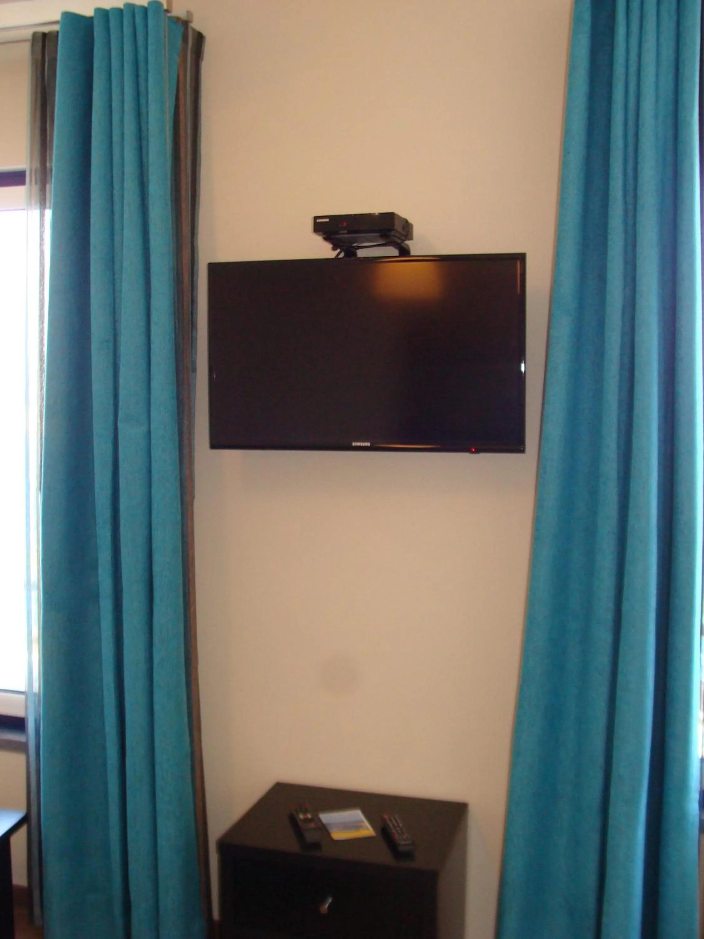 TV and multimedia in Apartamentos Kósmos