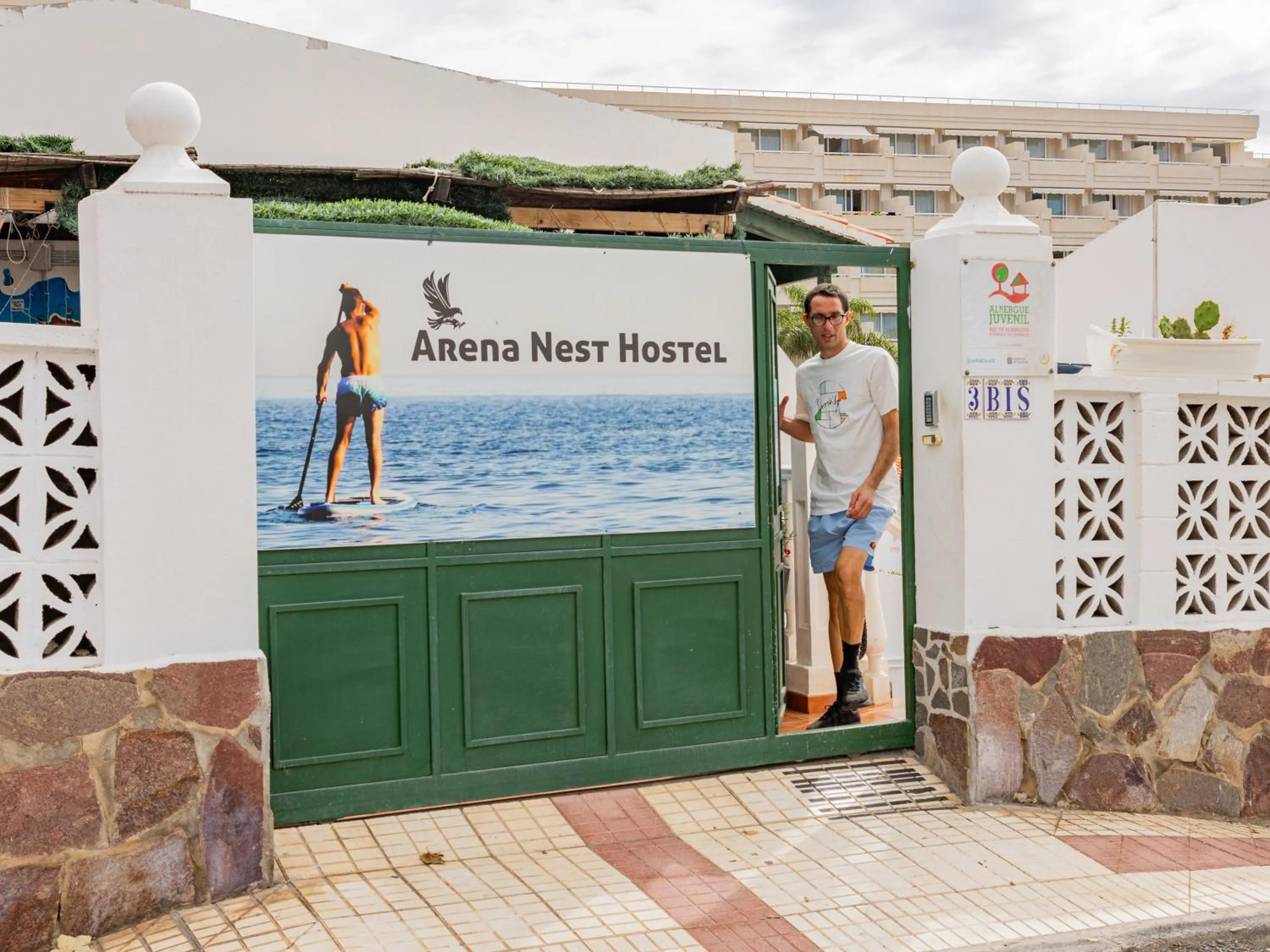 Facade/entrance in Arena Nest Hostel