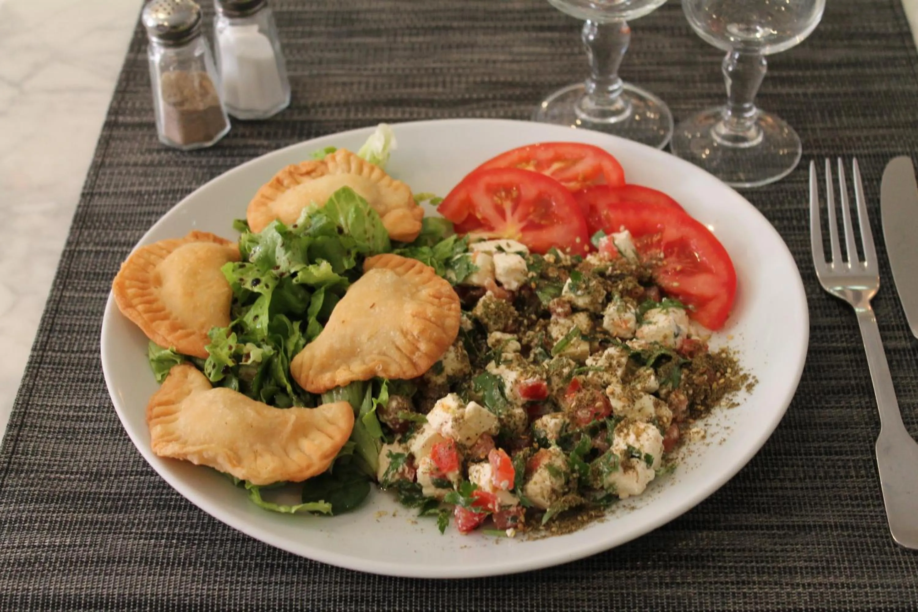 Restaurant/places to eat in Hôtel Restaurant Maison Blanche