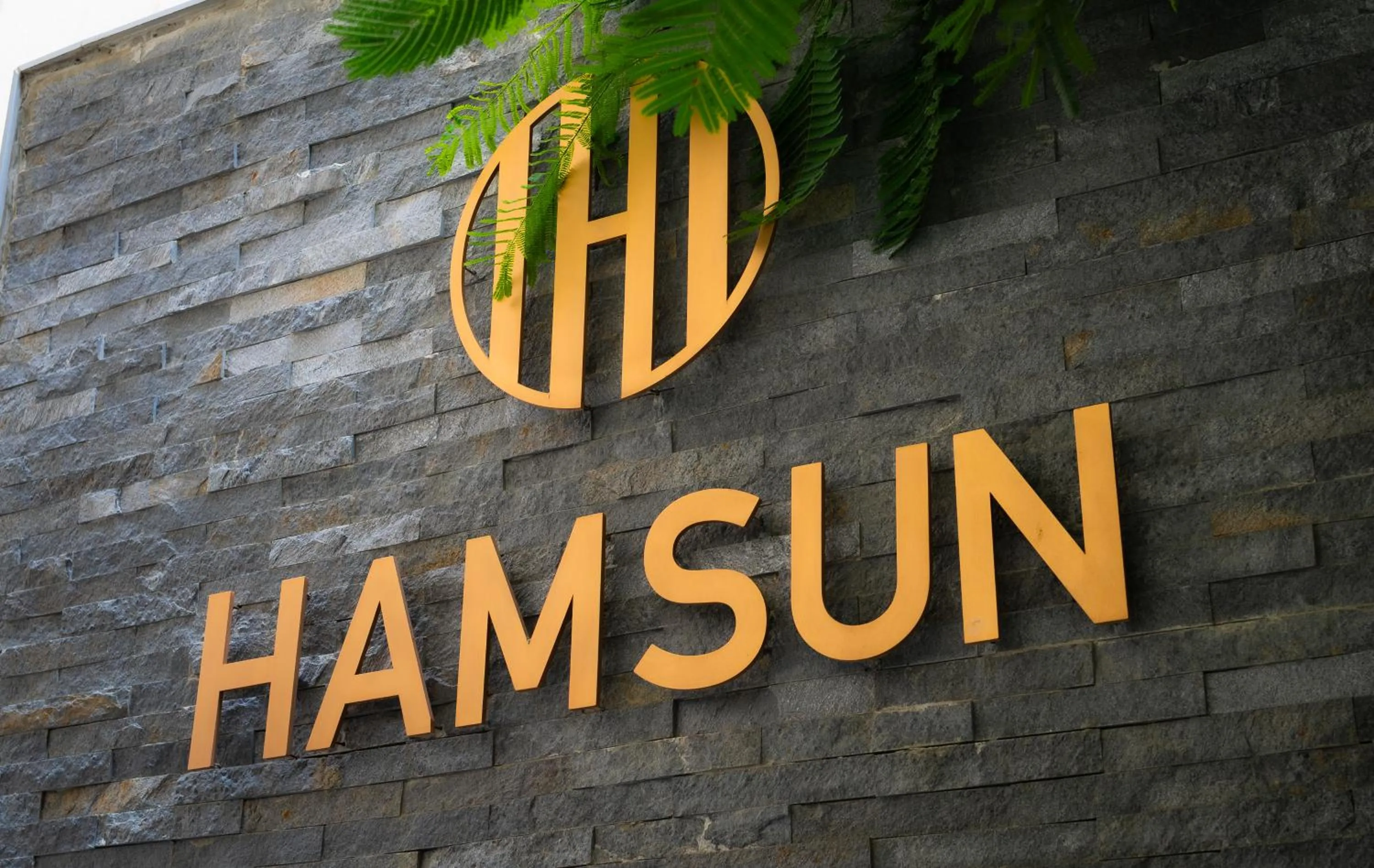 Day in Hamsun Shahrah-e-Faisal