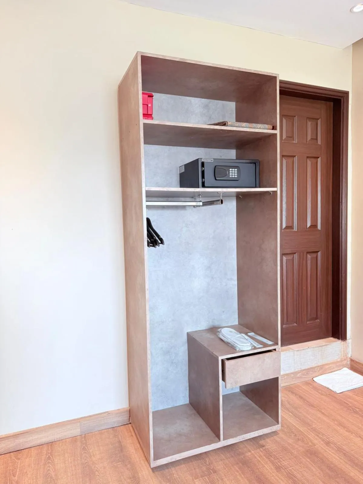 minibar in Hamsun Shahrah-e-Faisal