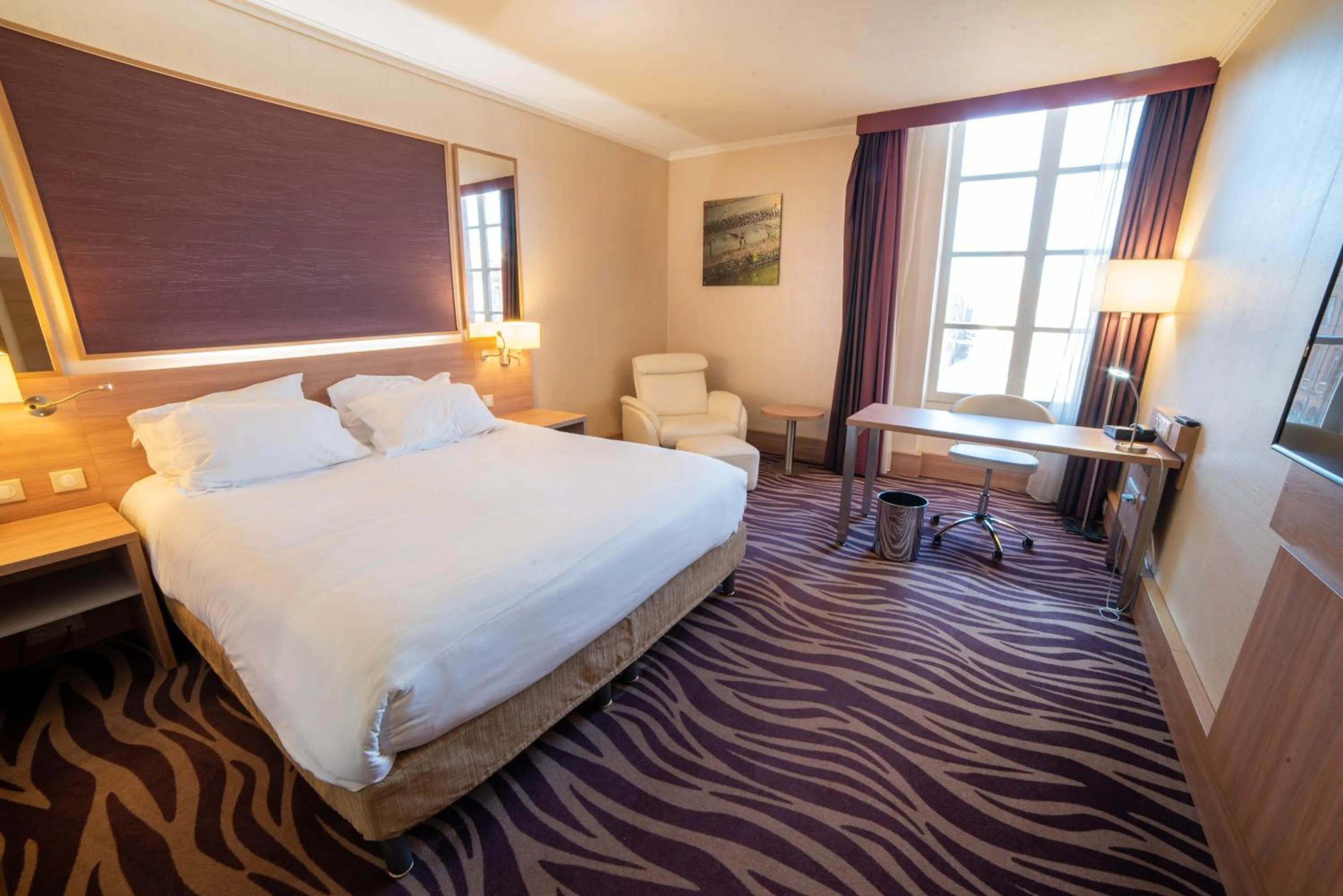 Bed in Plaza Hotel Capitole Toulouse