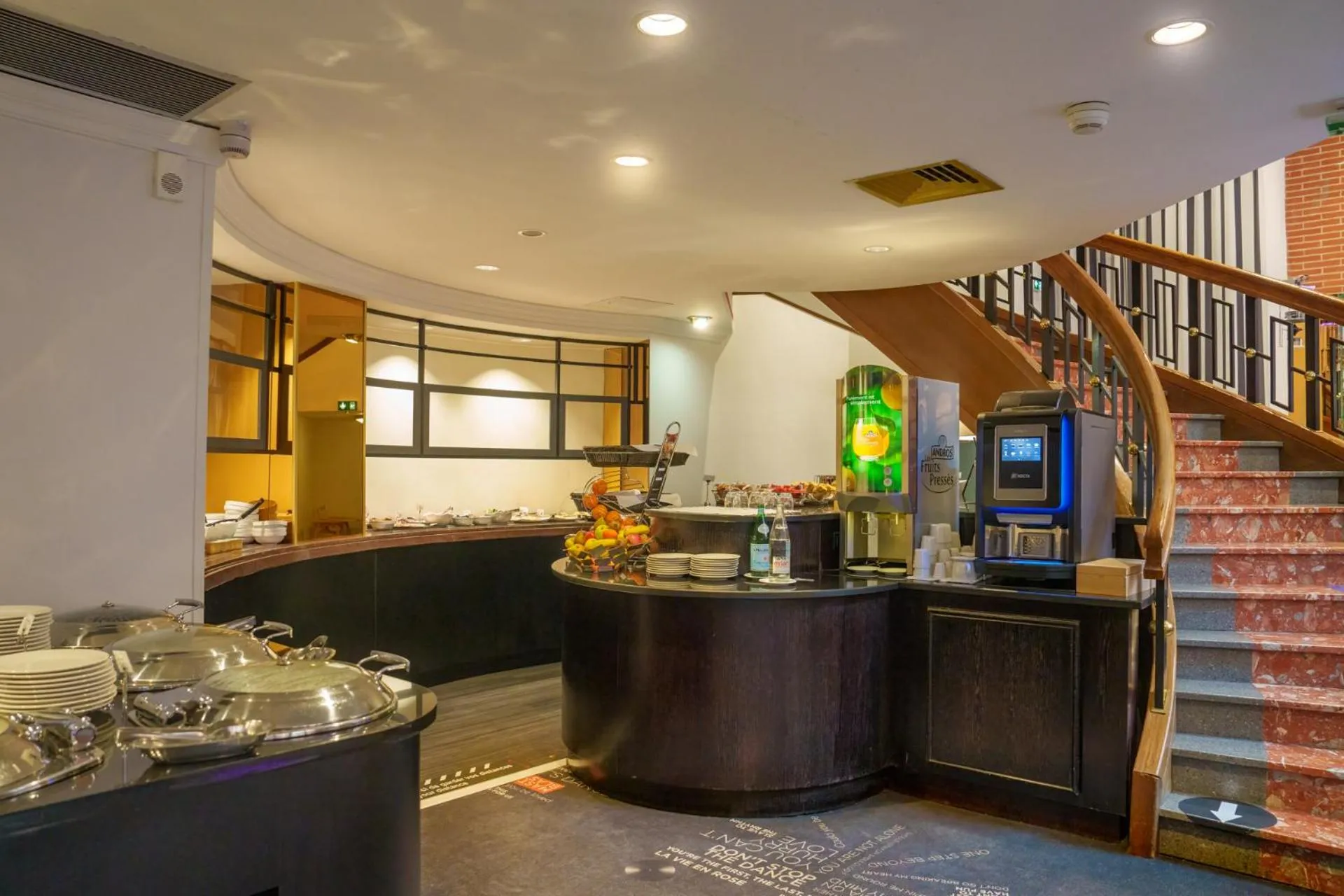 Breakfast in Plaza Hotel Capitole Toulouse