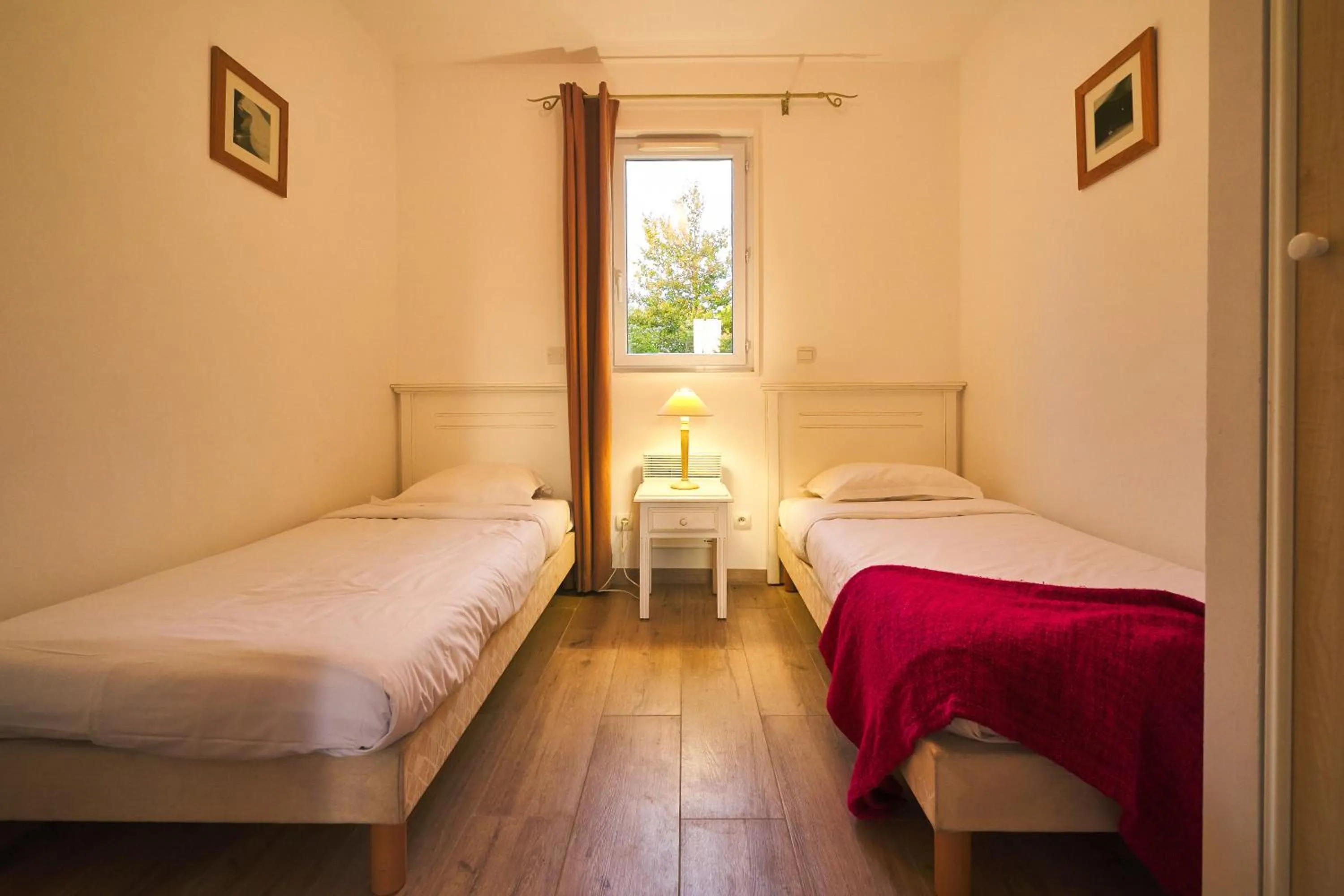 Bedroom, Bed in Les Cottages Du Lac