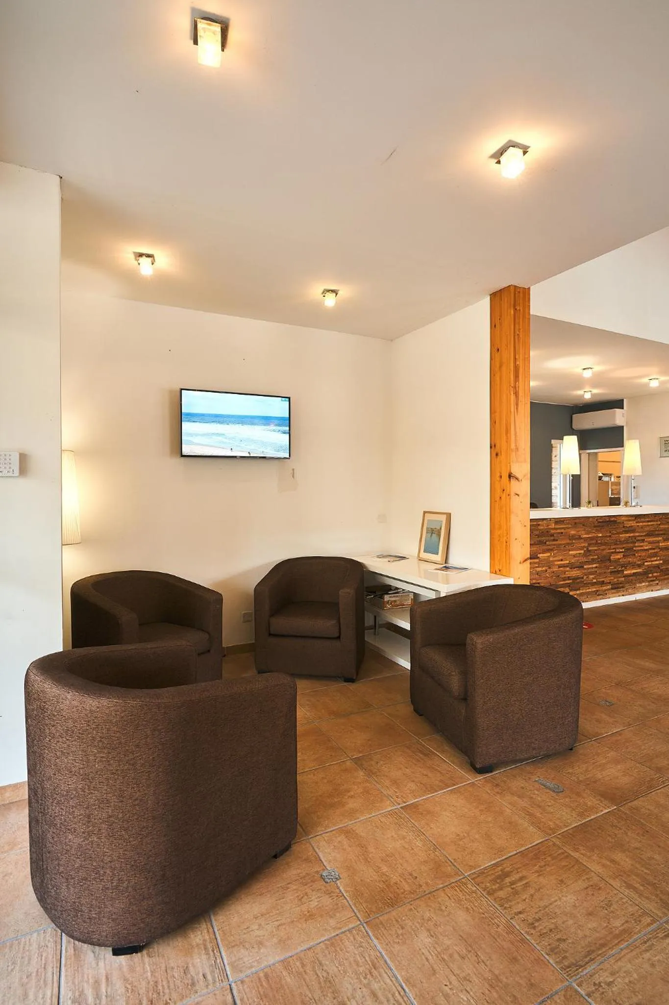 Lobby or reception in Les Cottages Du Lac