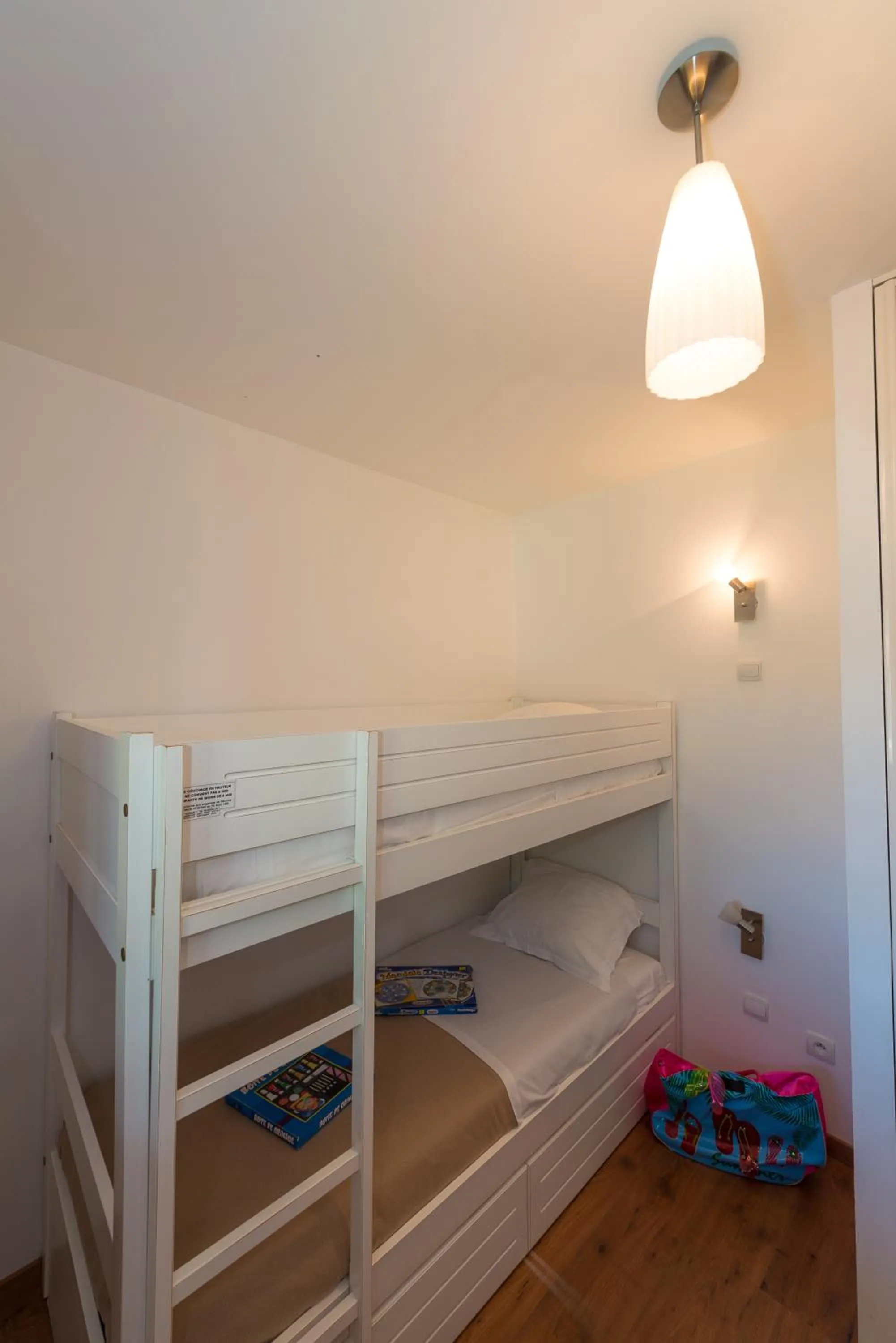 bunk bed, Bed in Les Cottages Du Lac