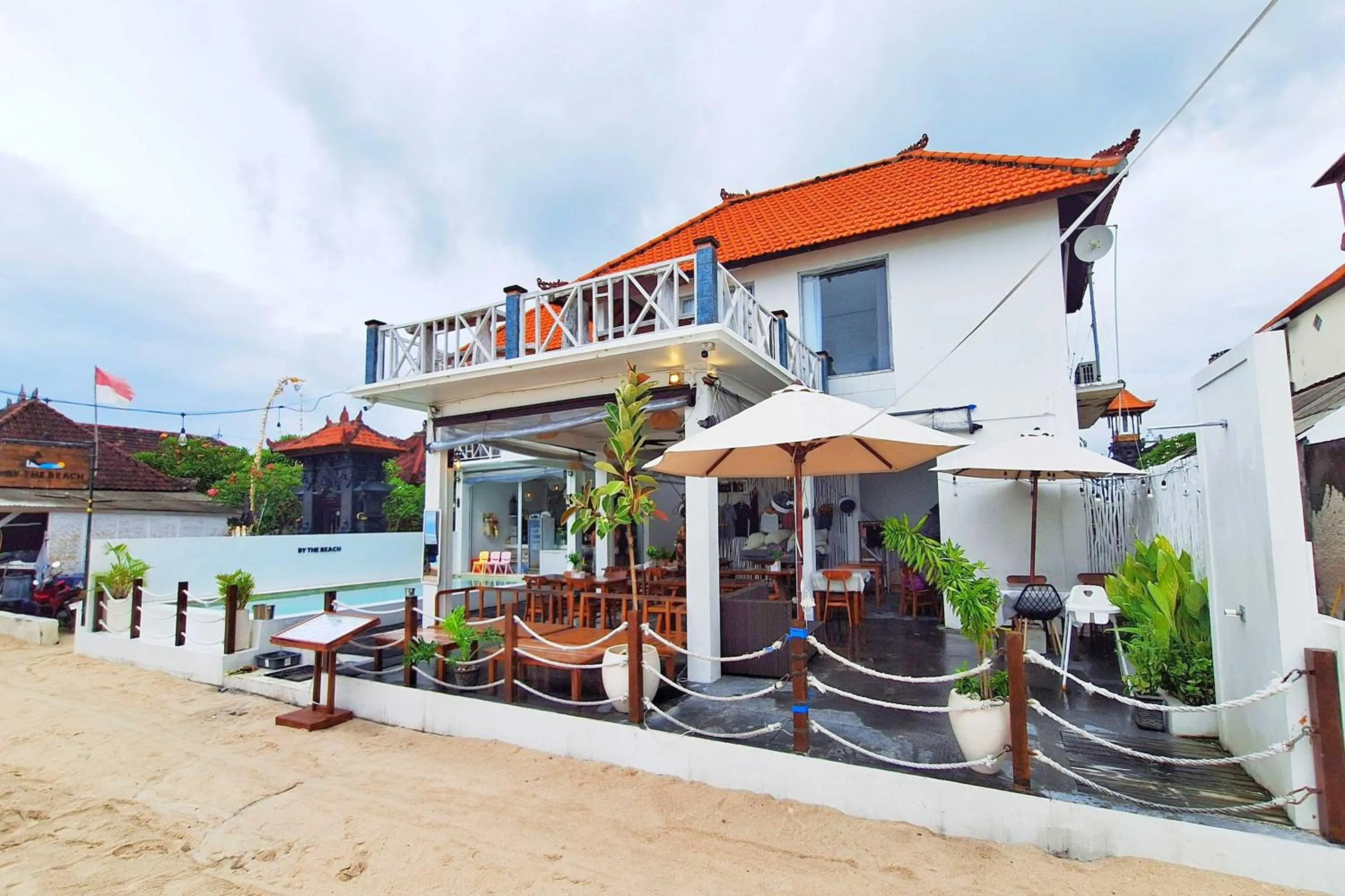 Property building in The Beach Huts Lembongan